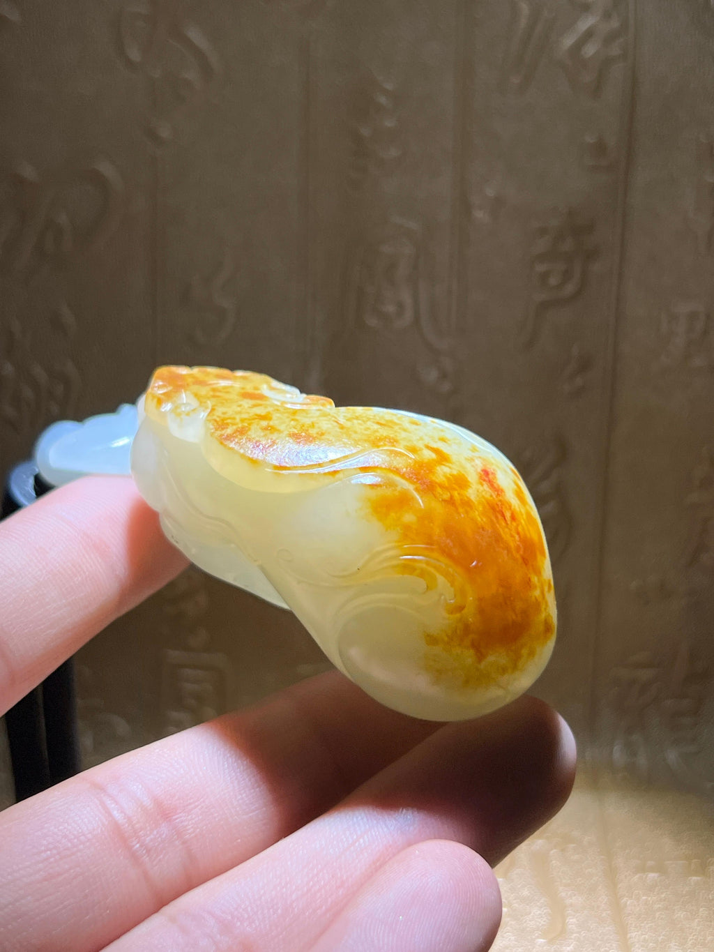 和田玉籽料红皮貔貅（97.9g）