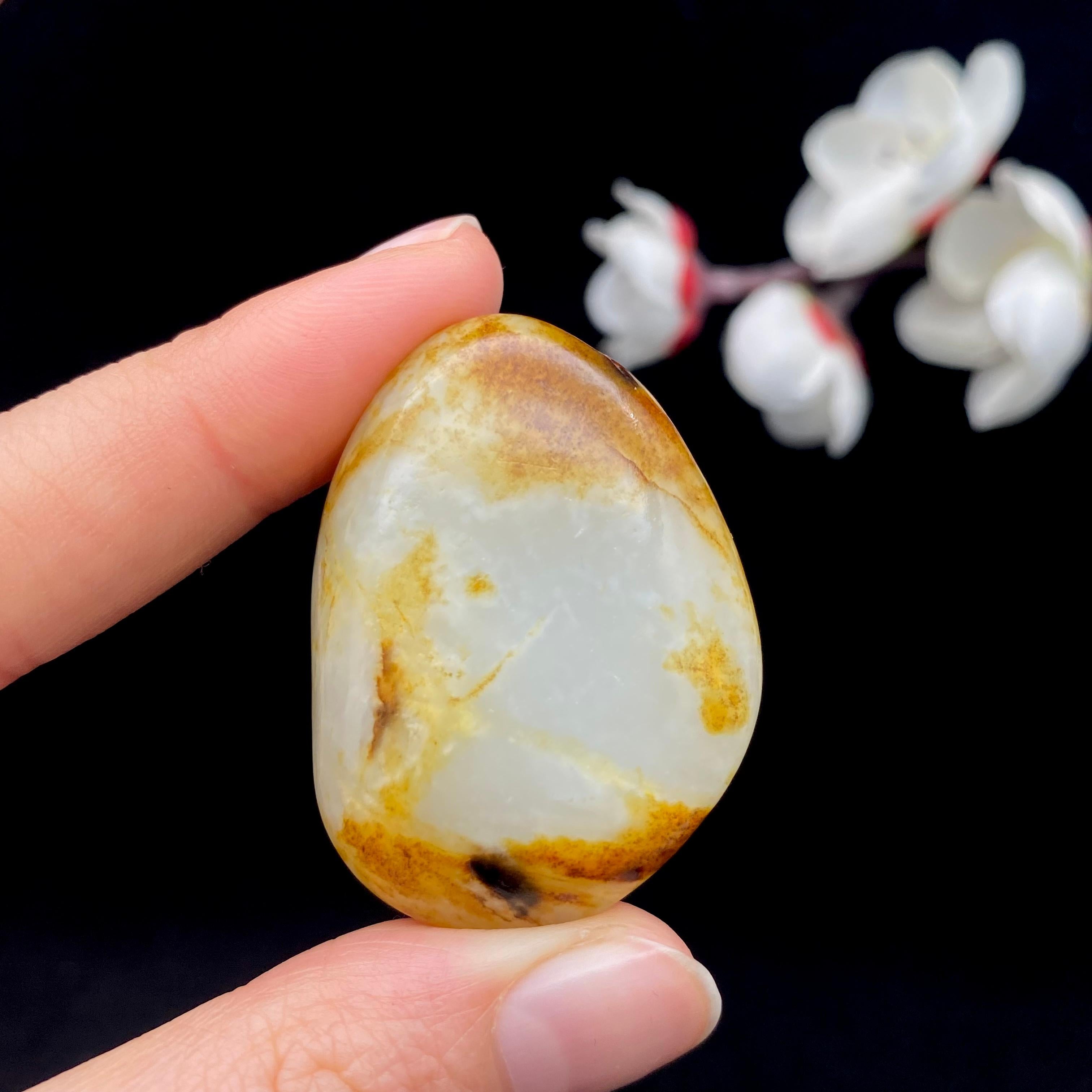 和田玉黄皮籽料挂件（28.2g）