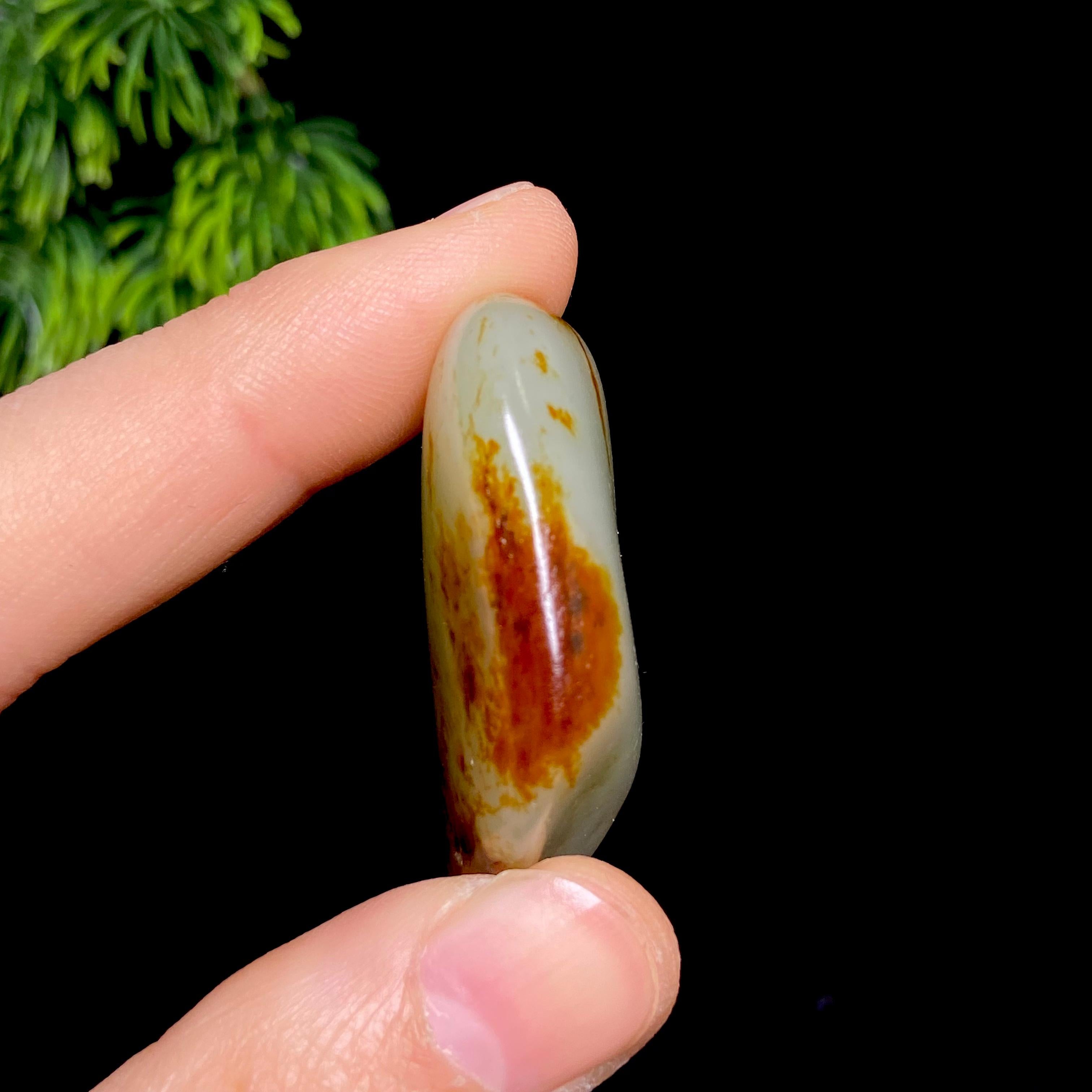 和田玉红皮籽料（18.10g）