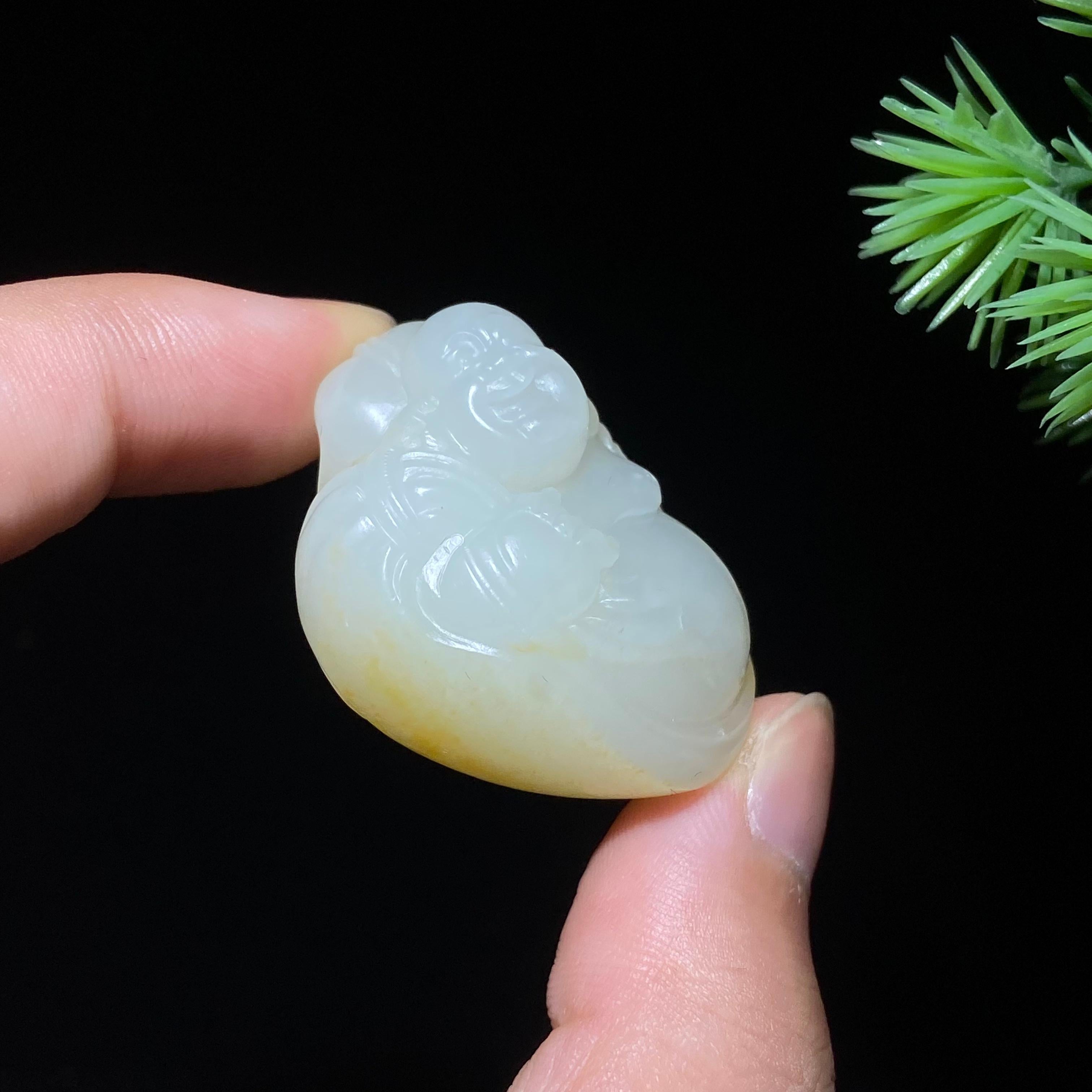 和田玉籽料佛公（19.2g）
