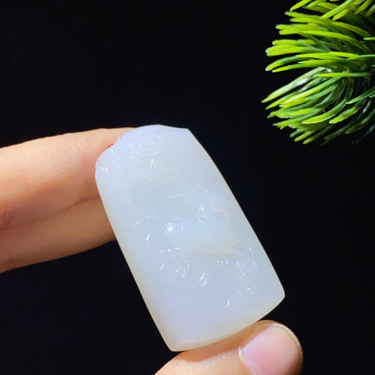 和田玉白玉麒麟挂件（26.4g）