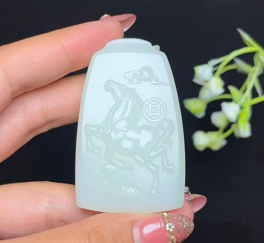 和田玉羊脂白玉马牌马上有钱（49.3g）