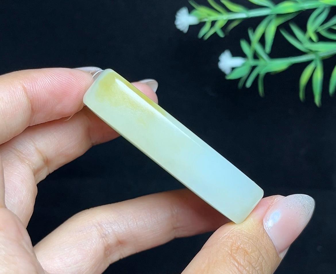 和田玉糖白平安无事牌（57.2g）