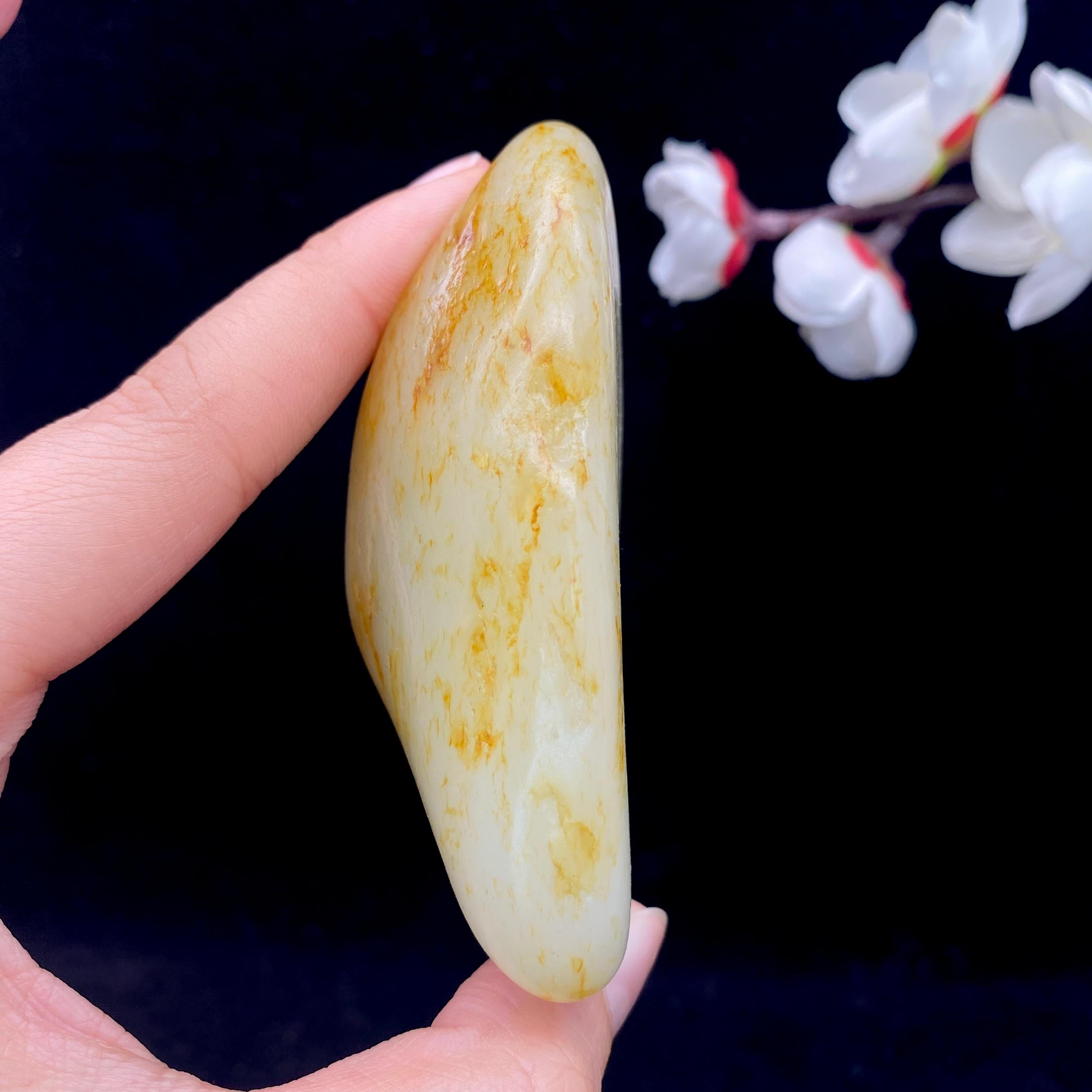 和田玉洒金皮籽料原石（142.6g）