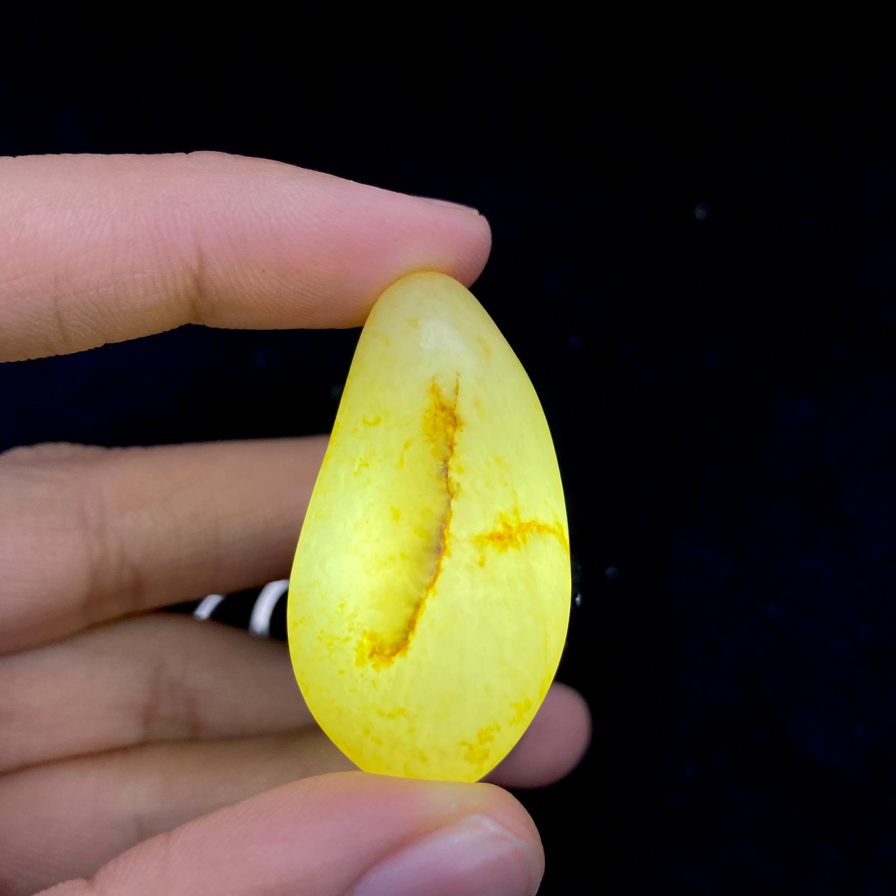 和田玉洒金皮籽料原石（19g）