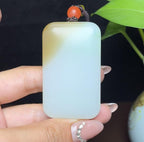 新疆和田玉特色三色且末糖带翠羊脂玉平安无事牌（63.6g）