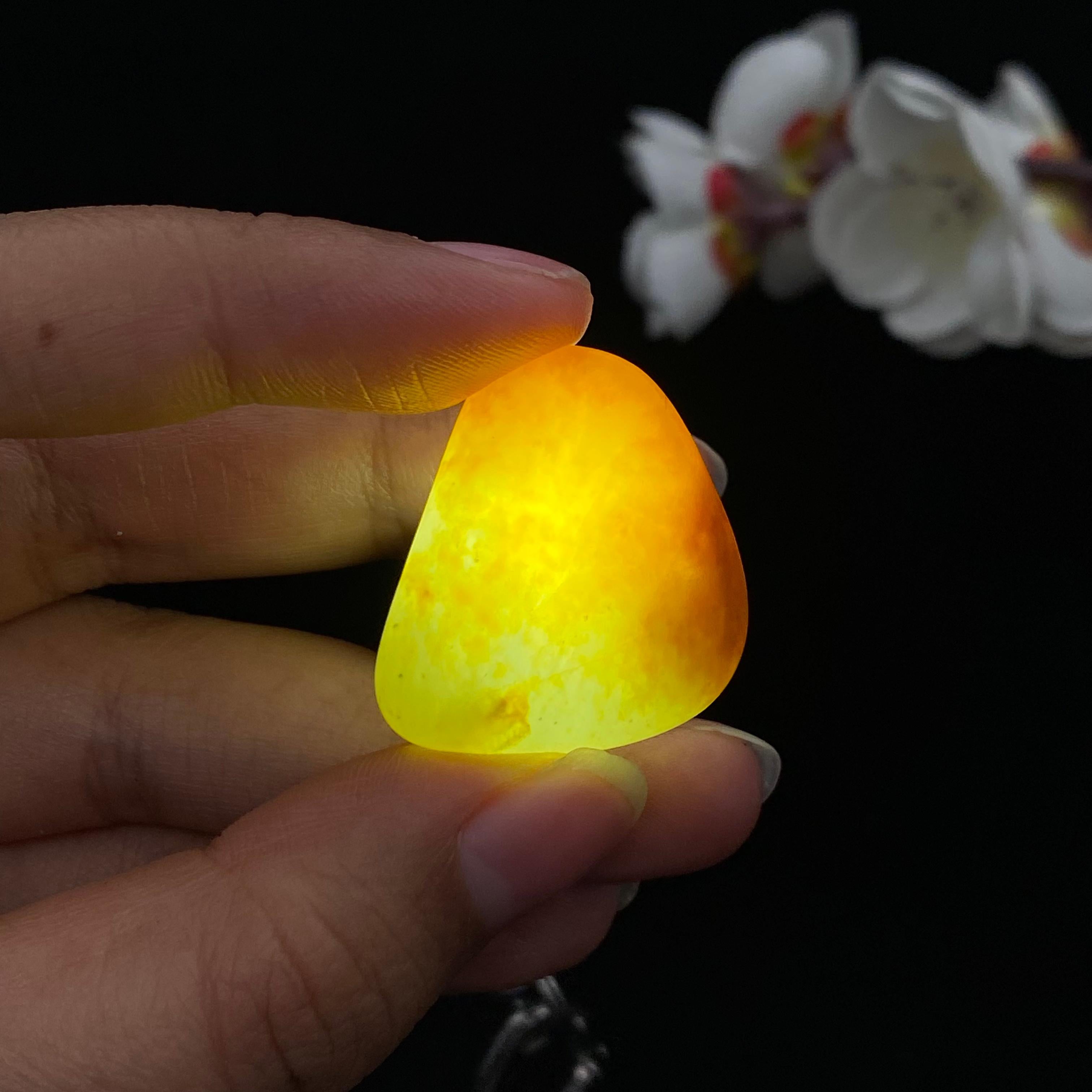 【超值推荐】和田玉聚黄皮籽料吊坠籽（11.7g）