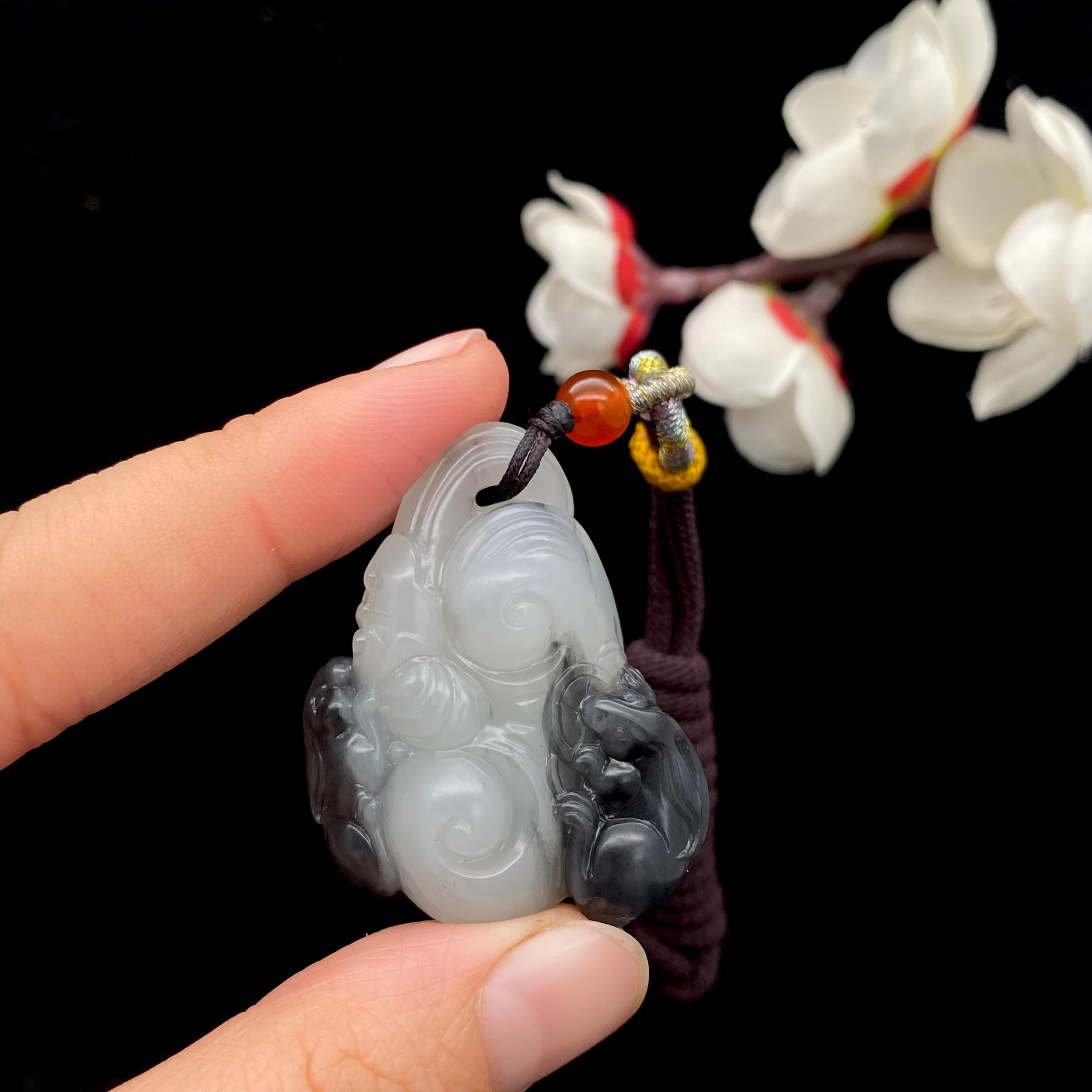 和田玉青花籽料【兔子】挂件（20.6g）