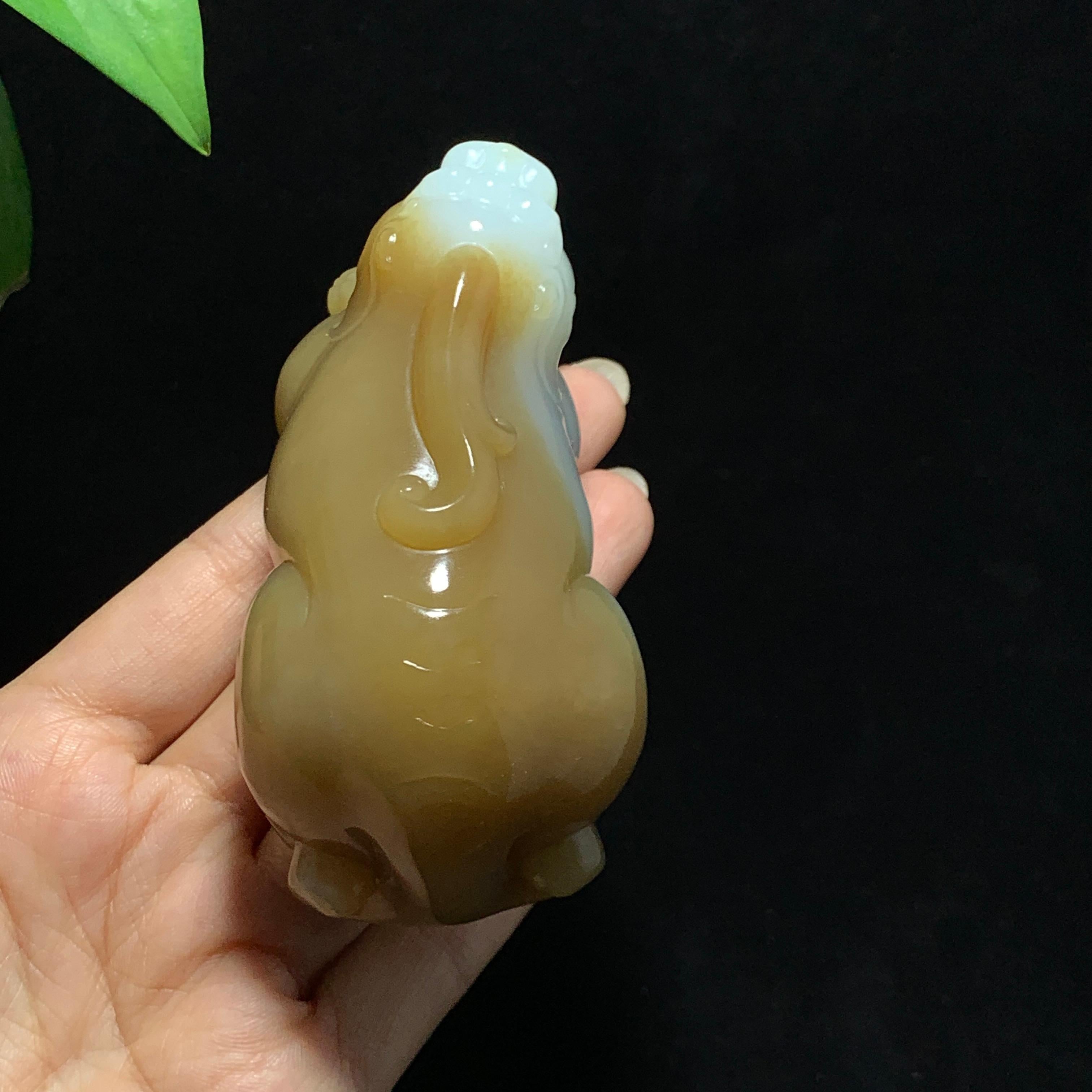 和田山料糖白玉貔貅手把件（258.0g）