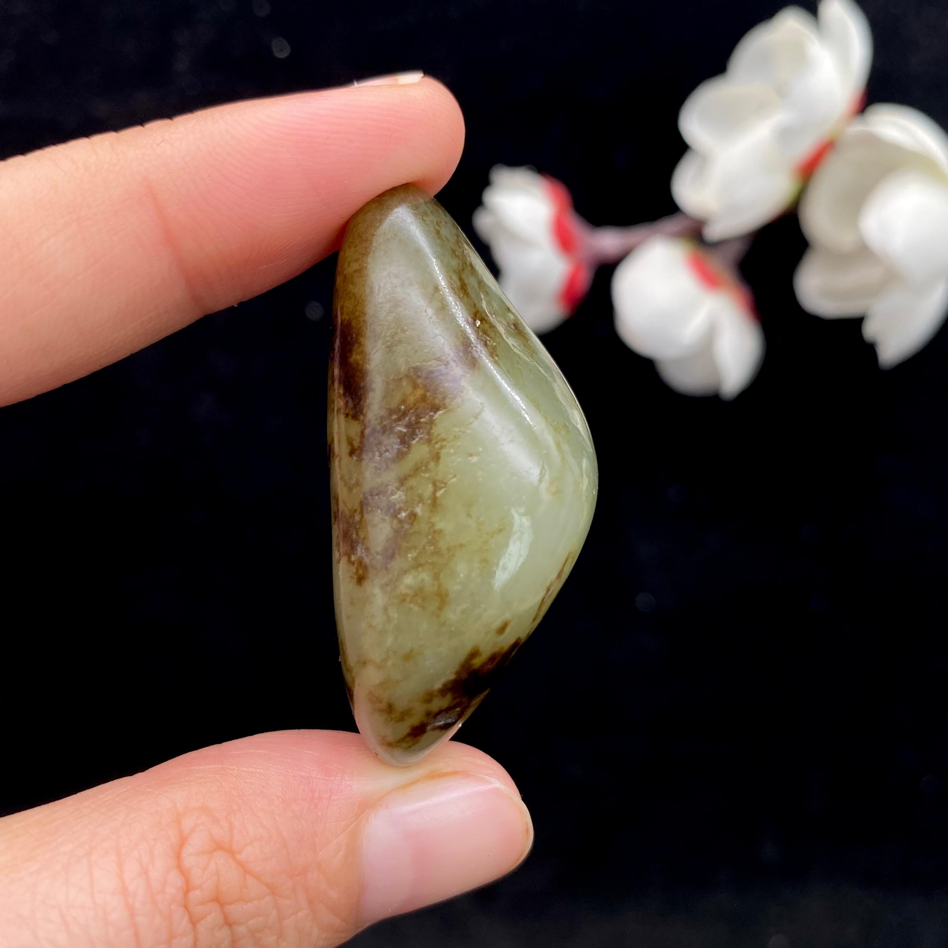 和田玉秋梨皮籽料挂件（28.6g）