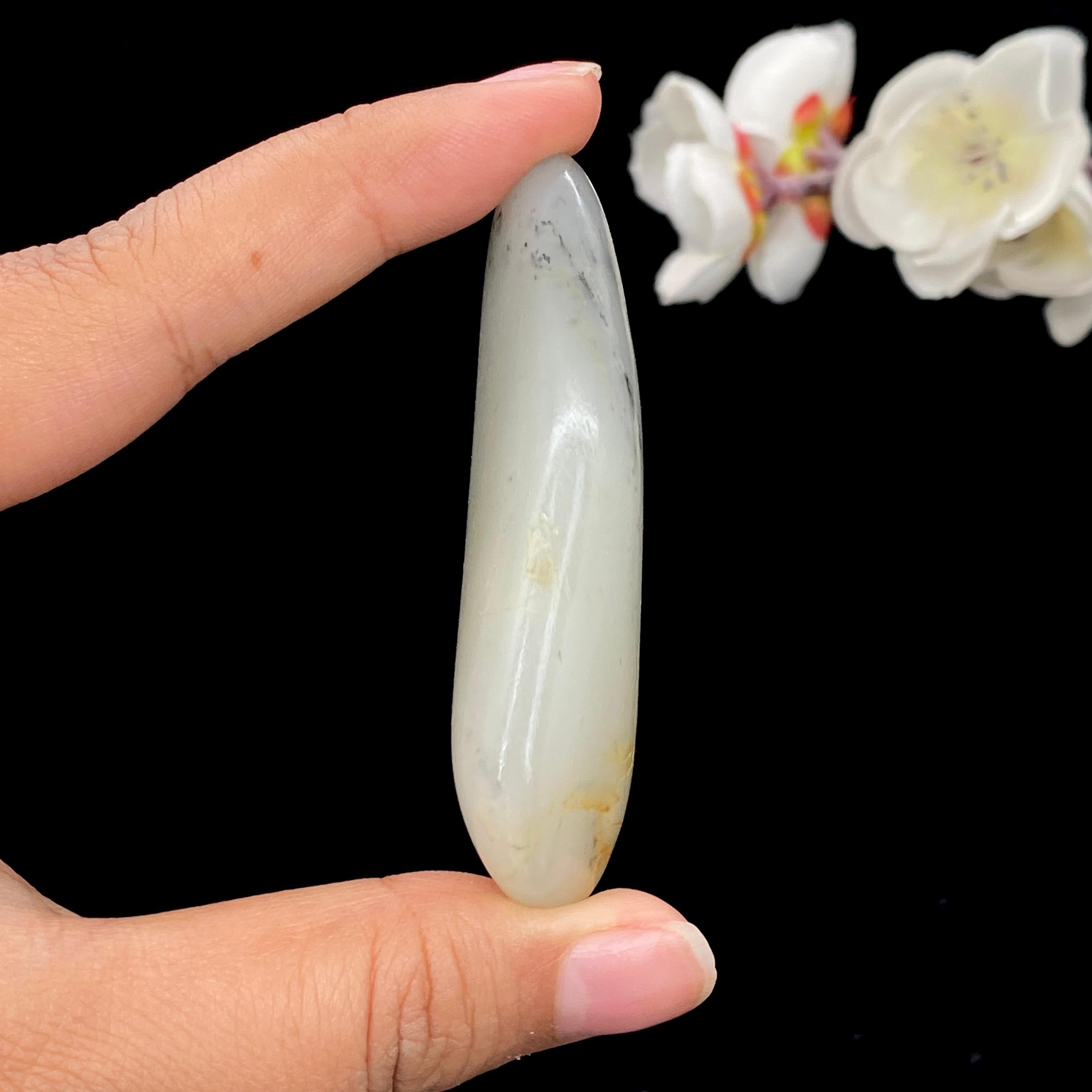 和田玉青花籽料手把件（65.6g）