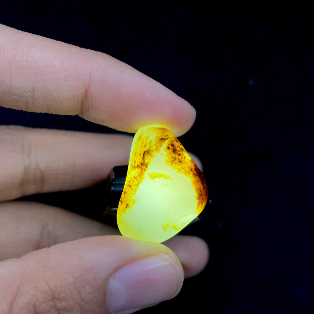 和田玉聚黄皮籽料原石（7.9g）