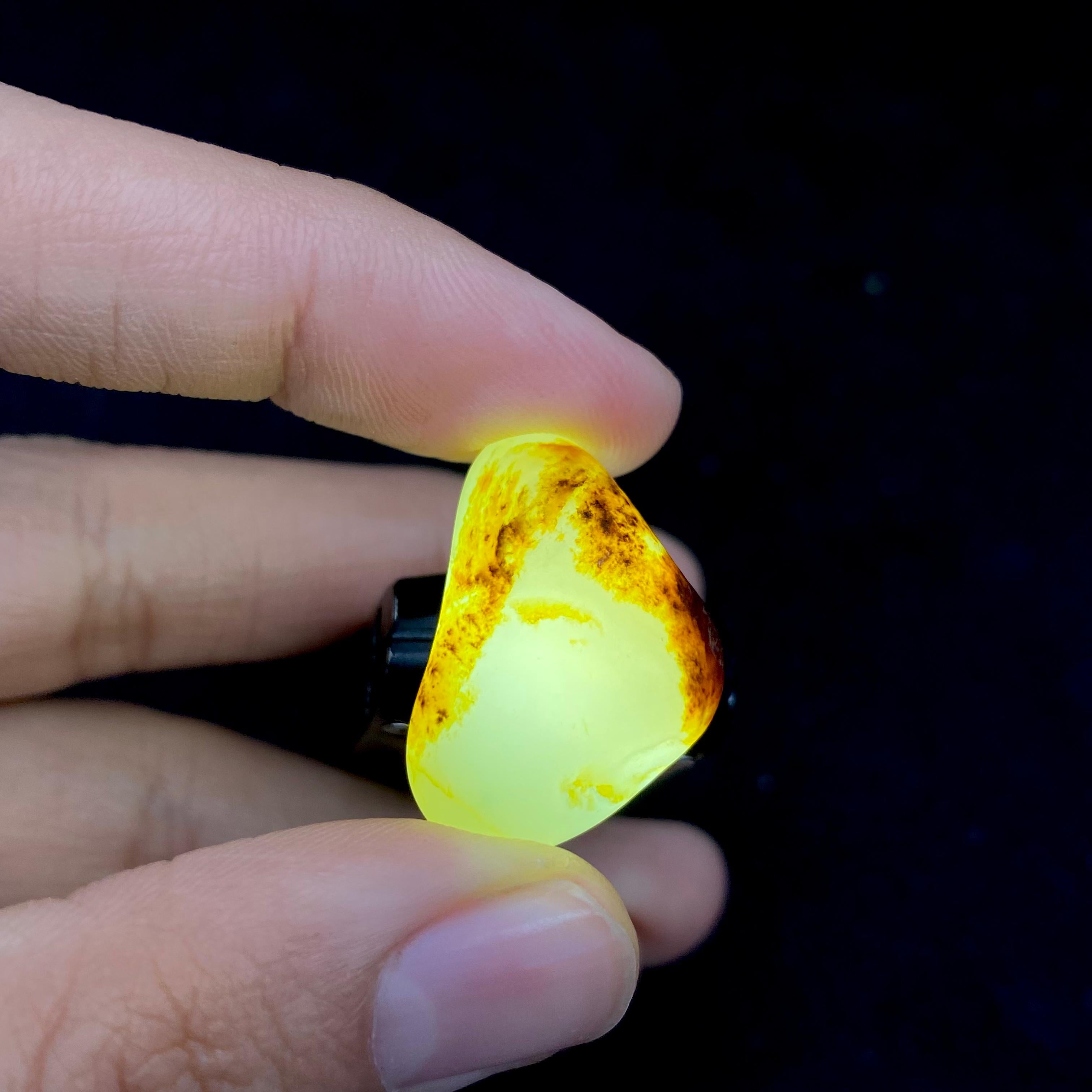 和田玉聚黄皮籽料原石（7.9g）