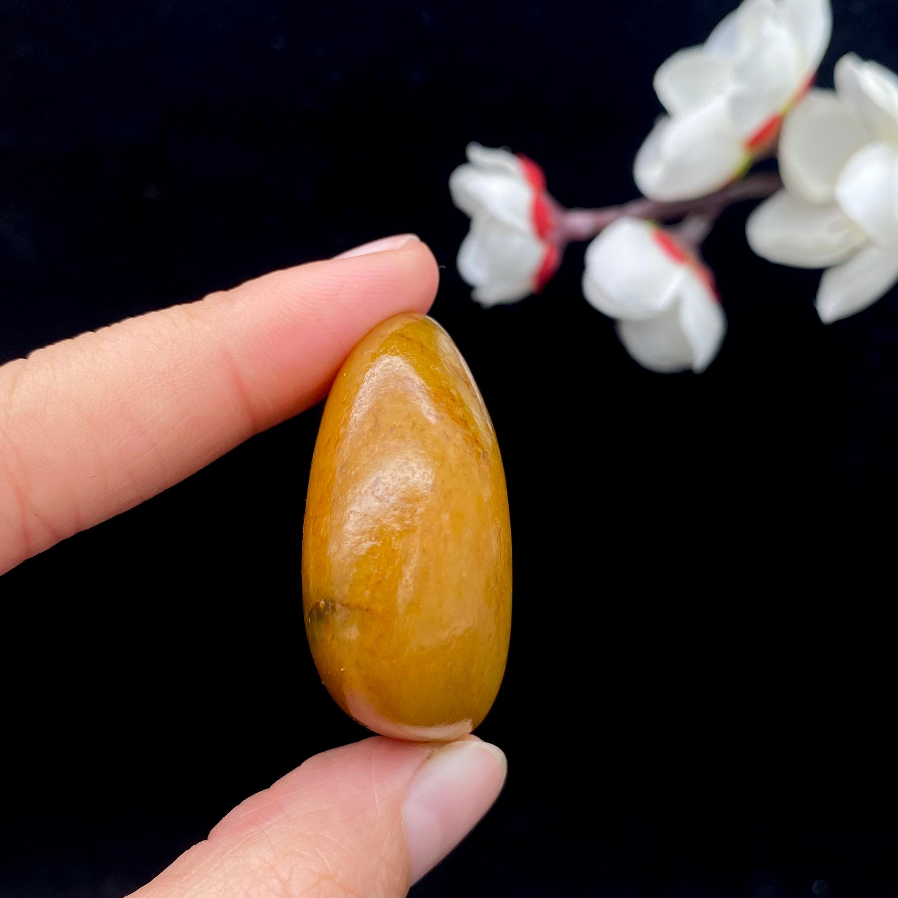 和田玉黄沁皮籽料原石（31.2g）