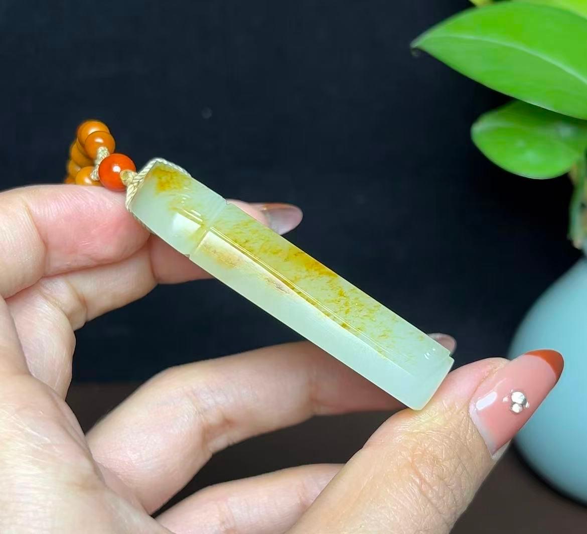 新疆和田玉籽料平安无事牌（72.7g）