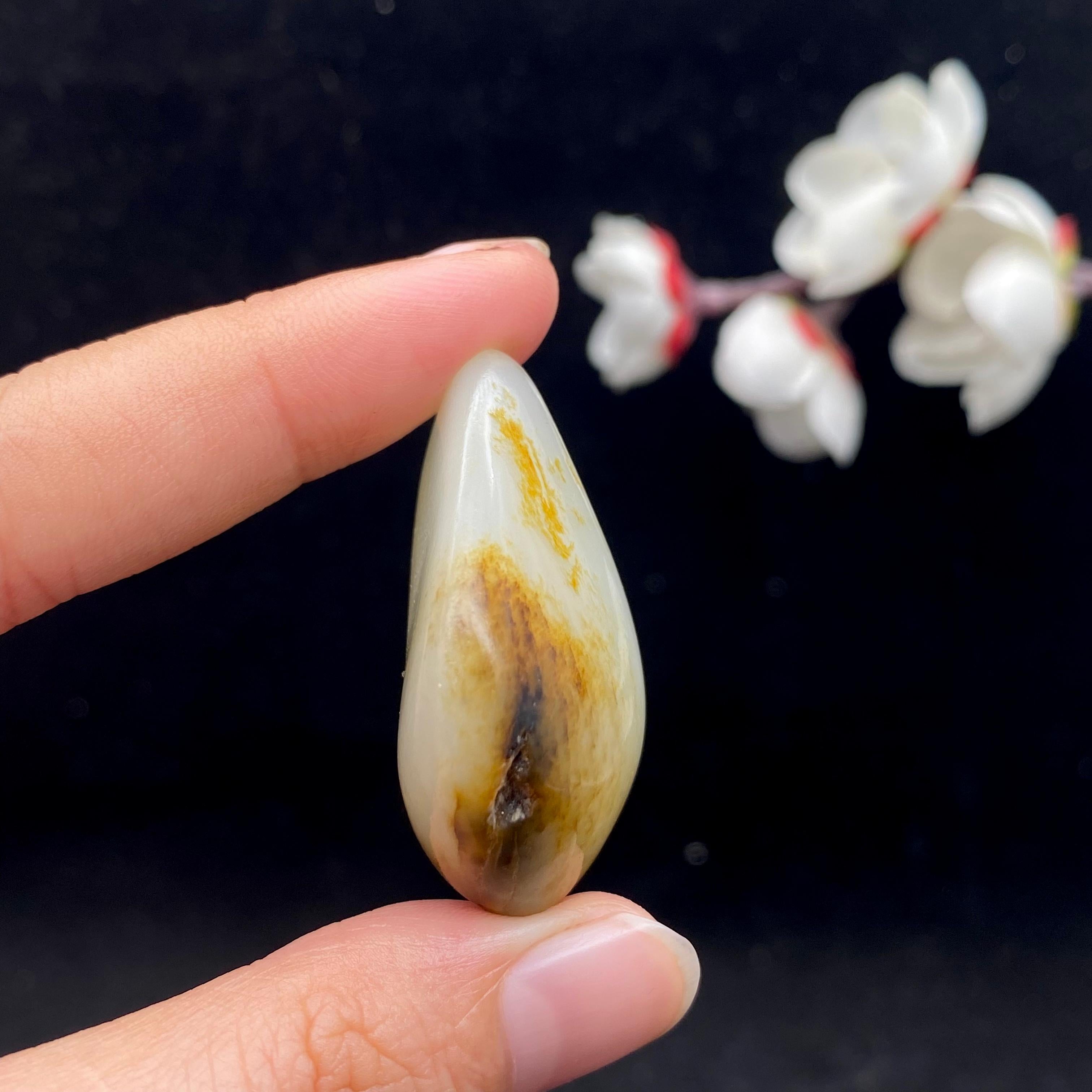 和田玉黄皮籽料（27.3g）