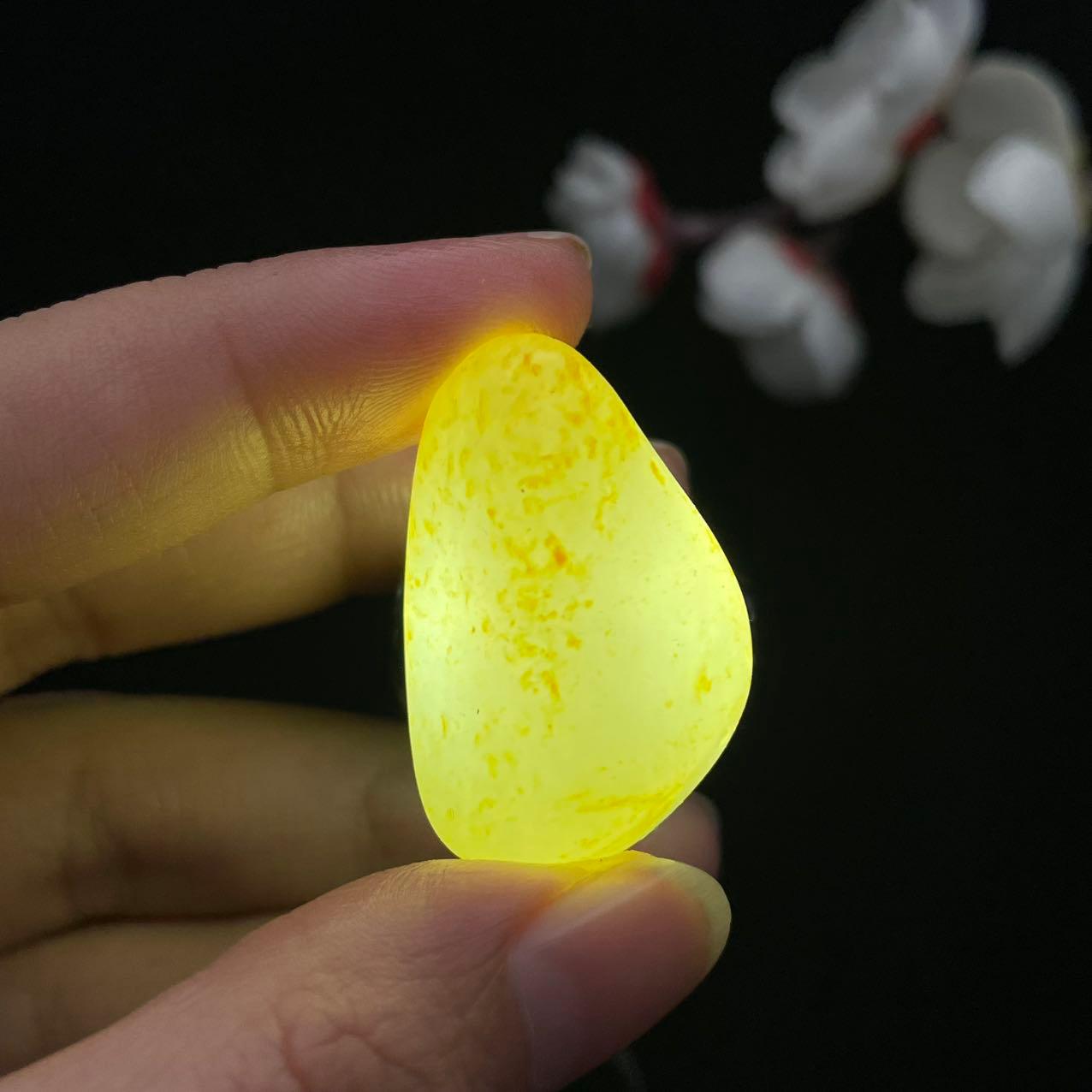 和田玉洒金皮籽料（15.2g）