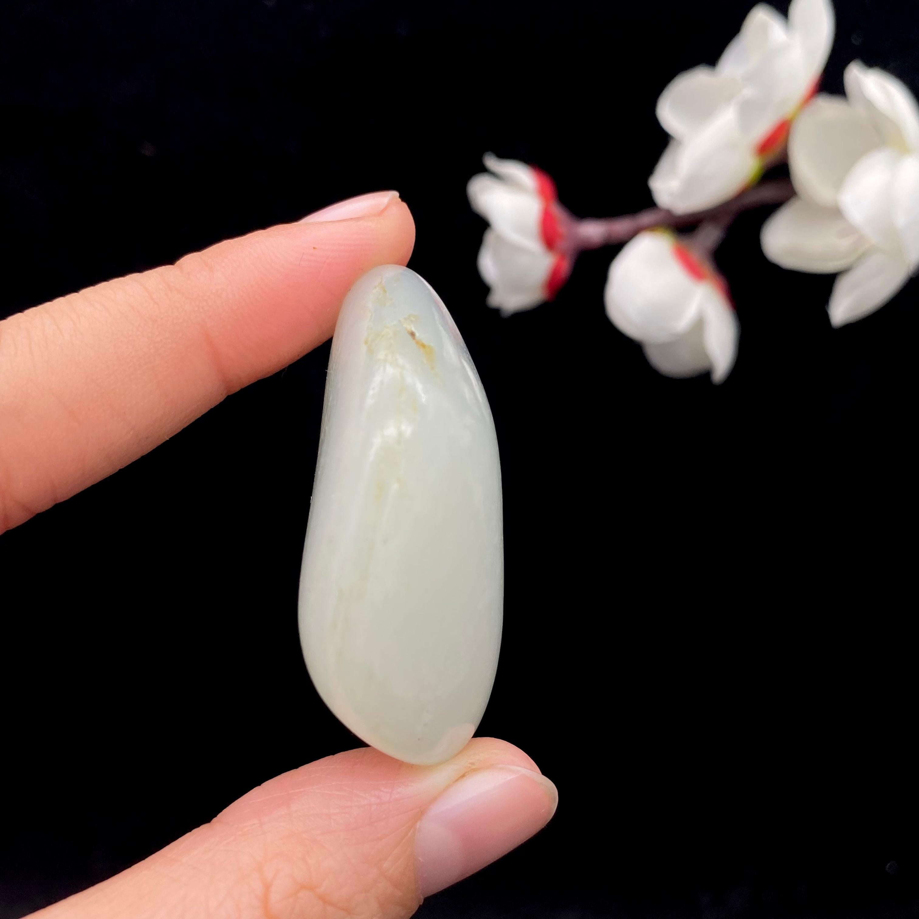和田玉白玉籽料原石（37.9g）