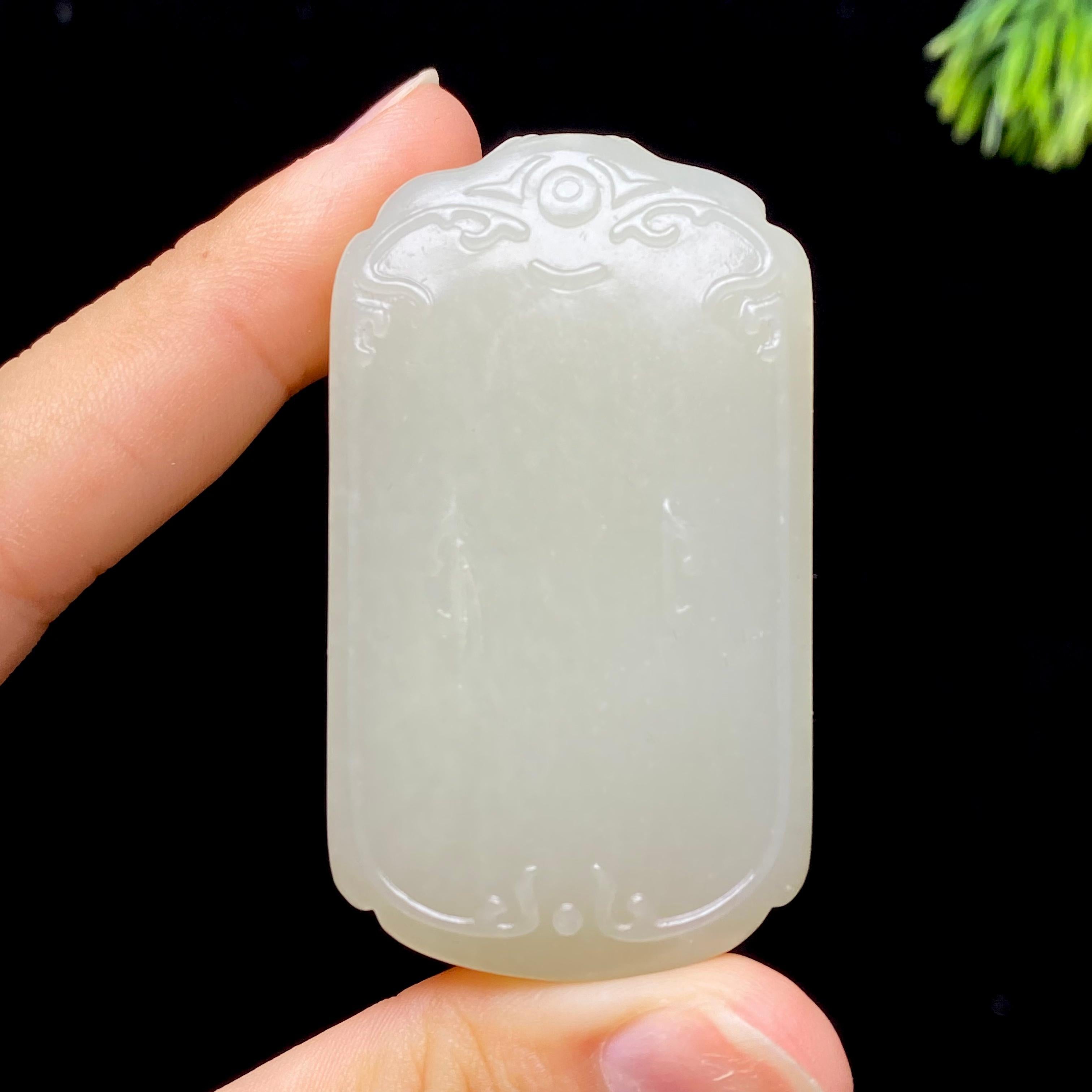 和田玉籽料无事牌（63.5g）
