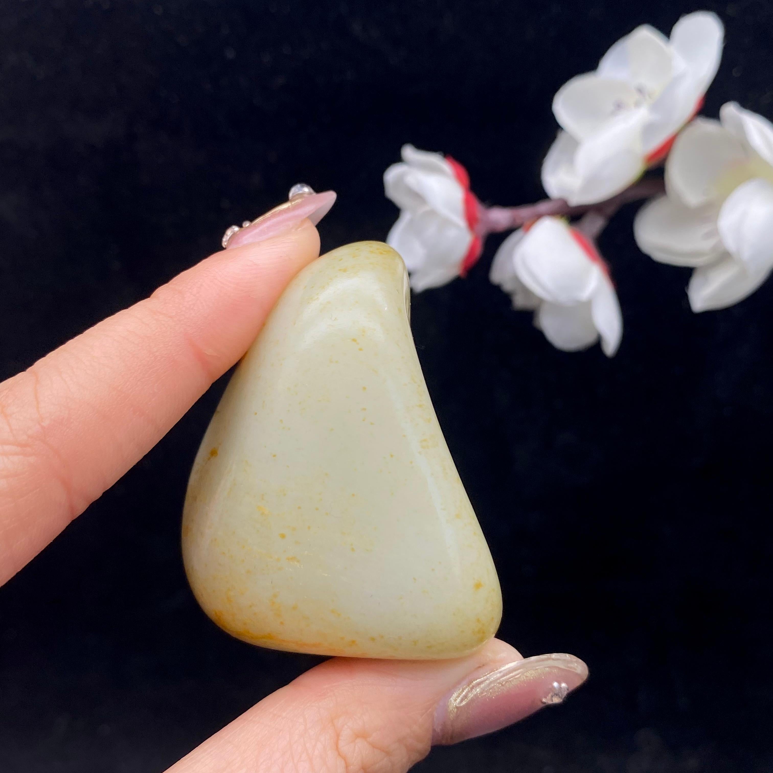 和田玉洒金皮籽料原石（82.8g）