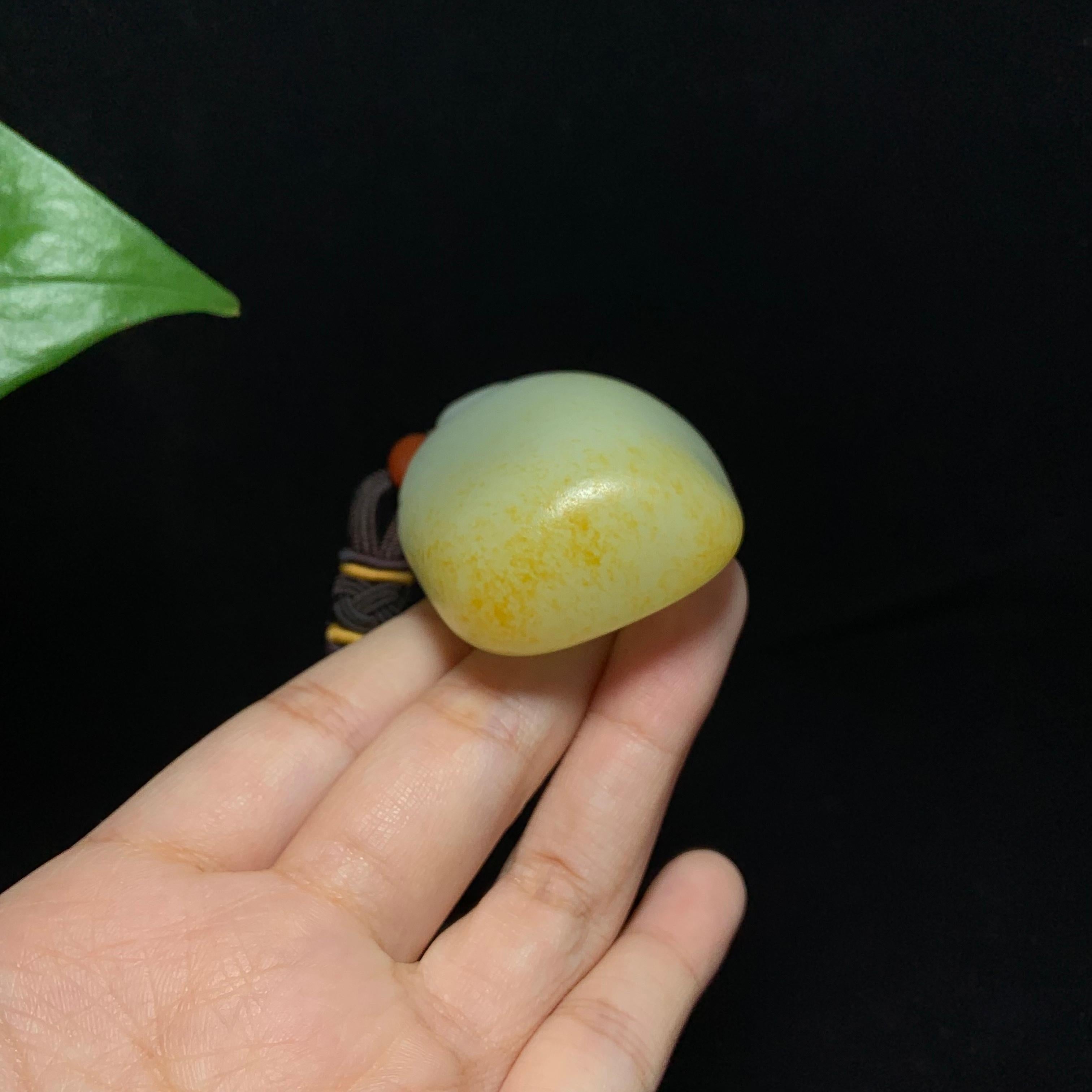 收藏级和田洒金皮籽料龙龟手把件（84.7g）