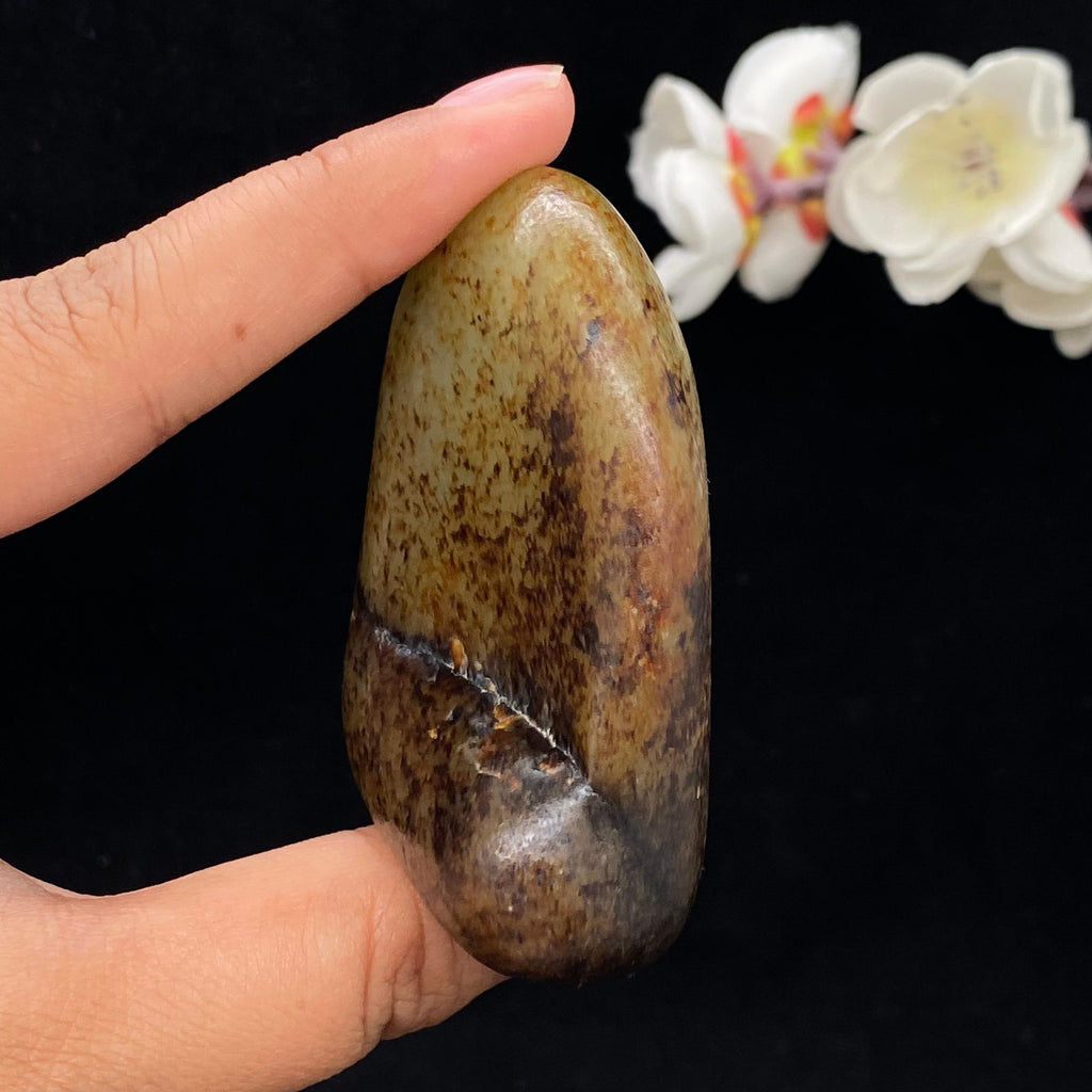 和田玉秋梨皮籽料手把件（190.9g）