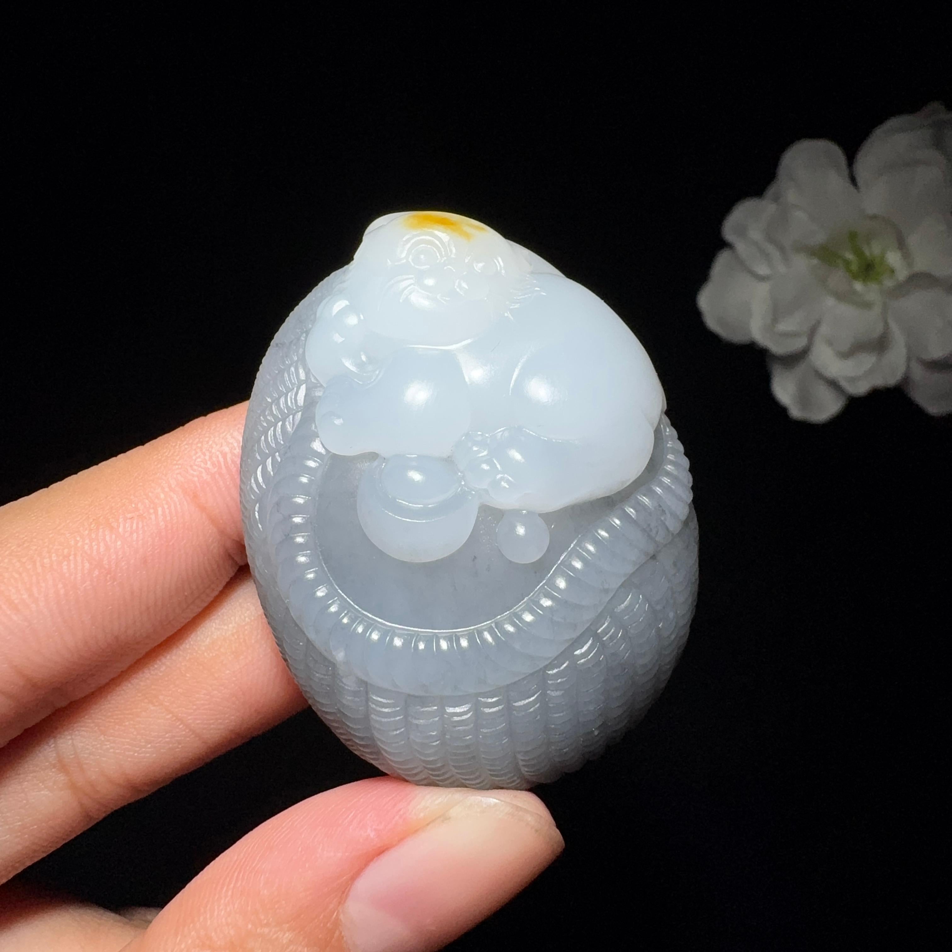 精品和田玉青花籽料招财猫挂件（54.3g）