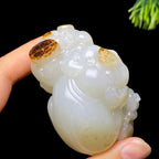 和田玉籽料貔貅把件
