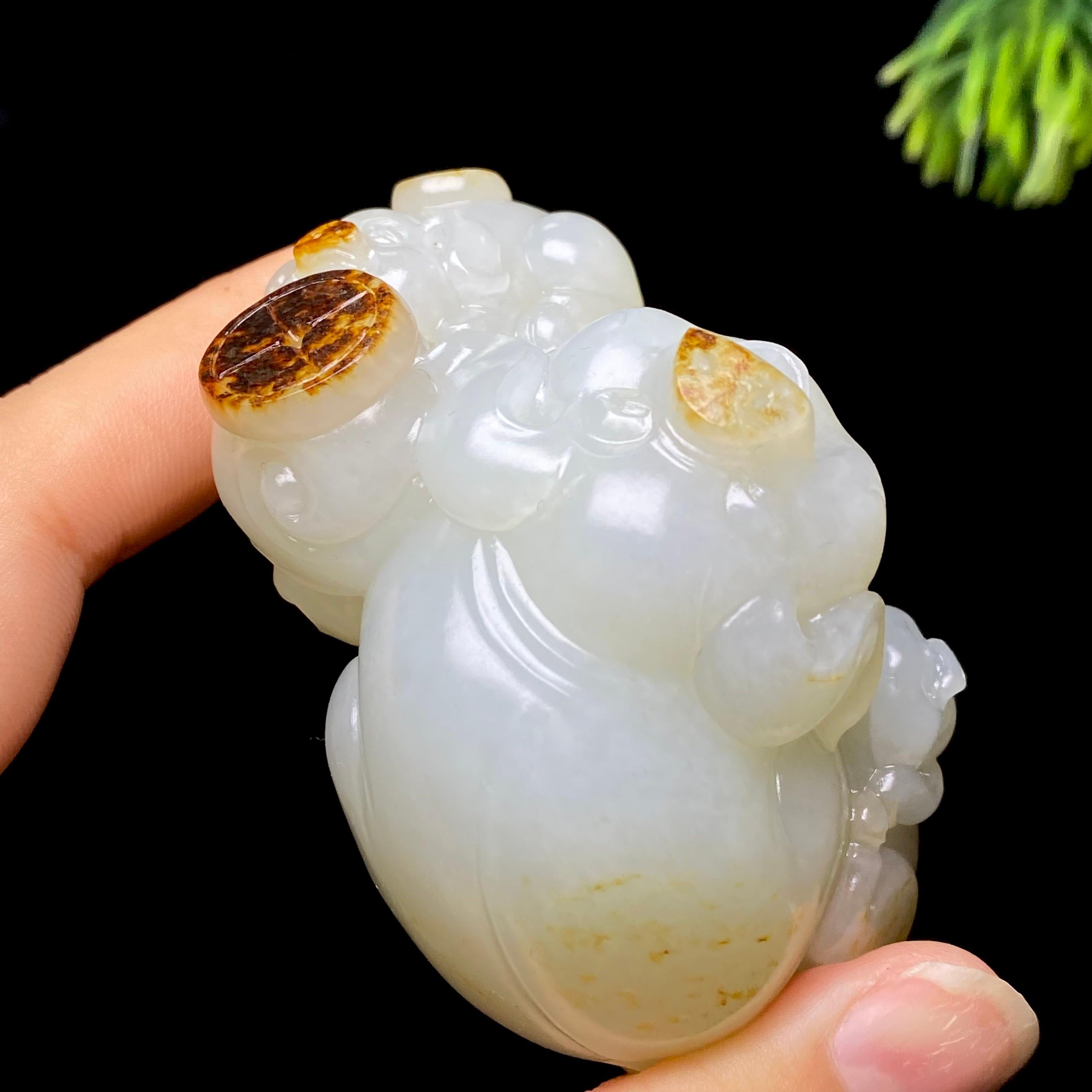 和田玉籽料貔貅把件