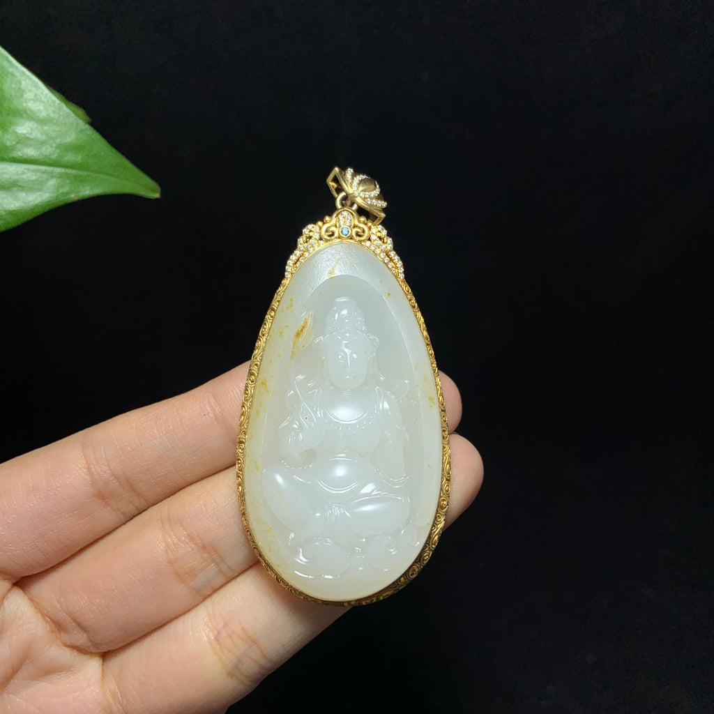 收藏级18k金镶和田籽料洒金皮白玉观音挂件（26.3g）