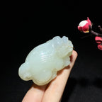 和田玉冰底紫罗兰貔貅手把件（92.5g）