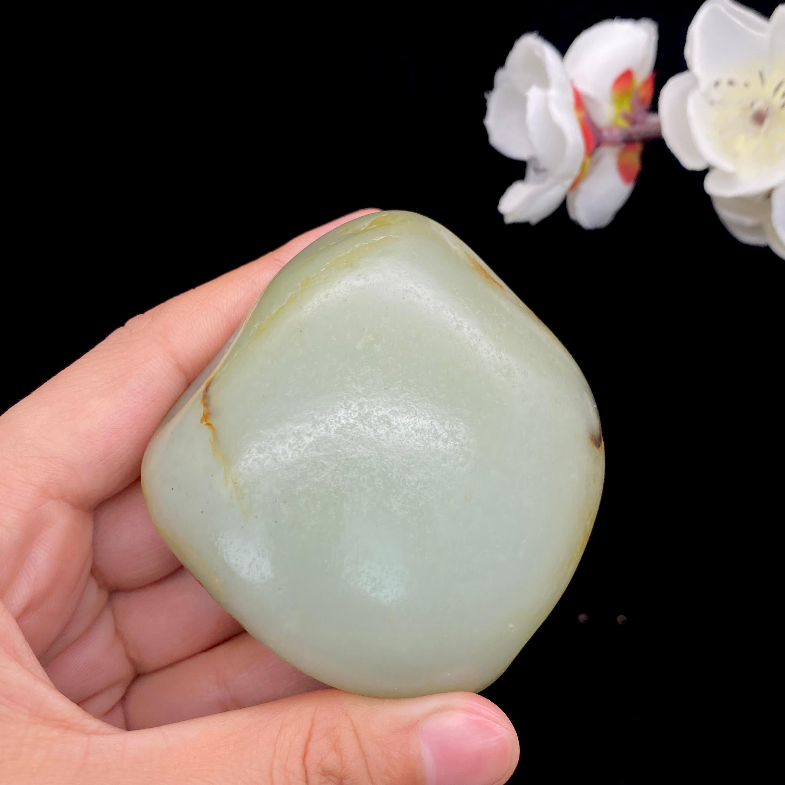 和田玉聚红皮籽料原石（168.8g）
