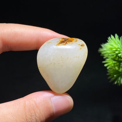 和田玉白玉洒红皮籽料原石（17.9g）