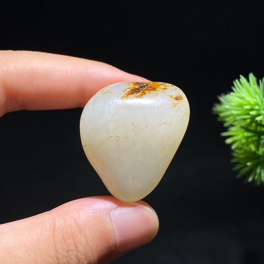 和田玉白玉洒红皮籽料原石（17.9g）