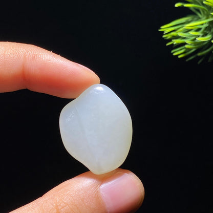 和田玉-白玉籽料原石（8.1g）