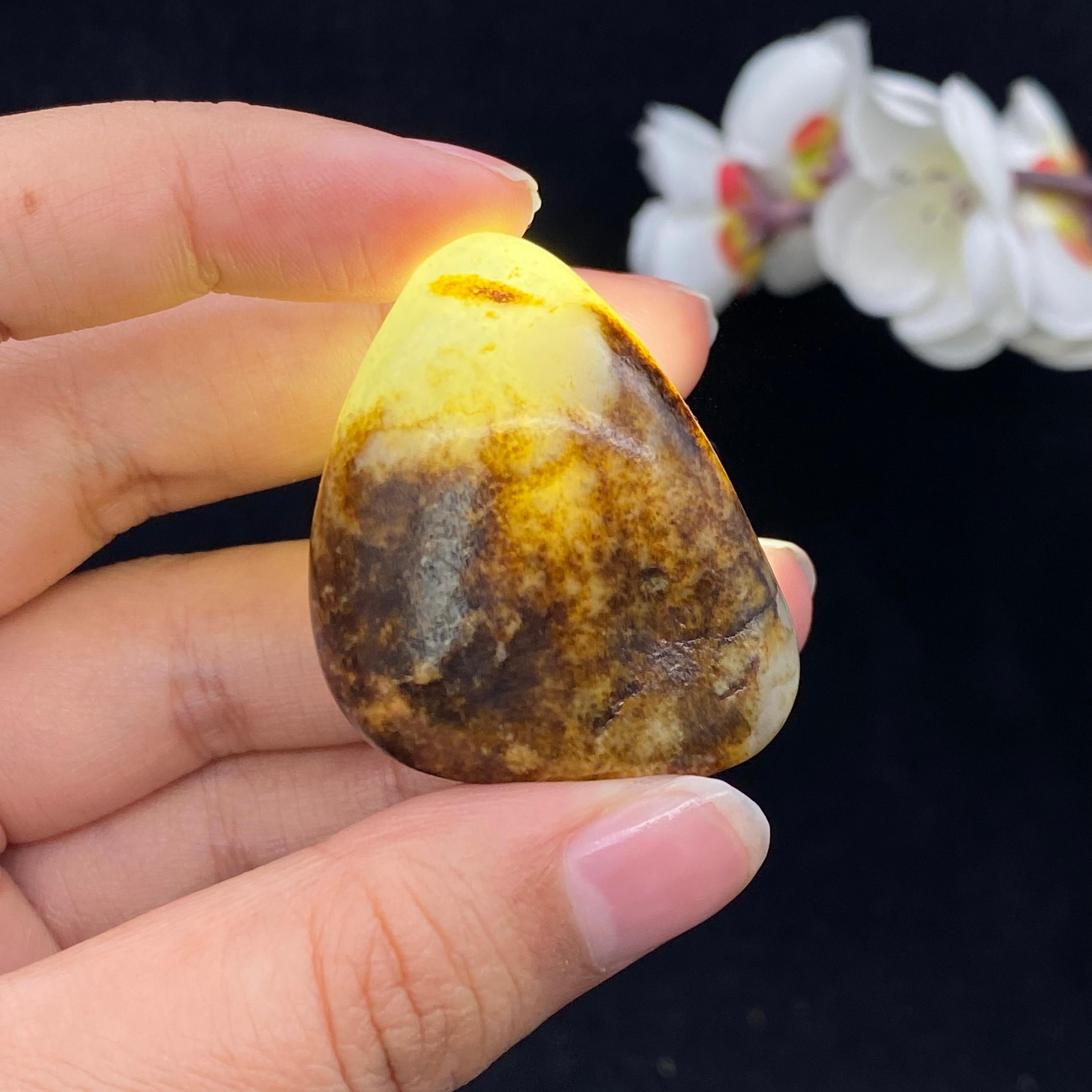 和田玉秋梨皮籽料挂件（39.5g）