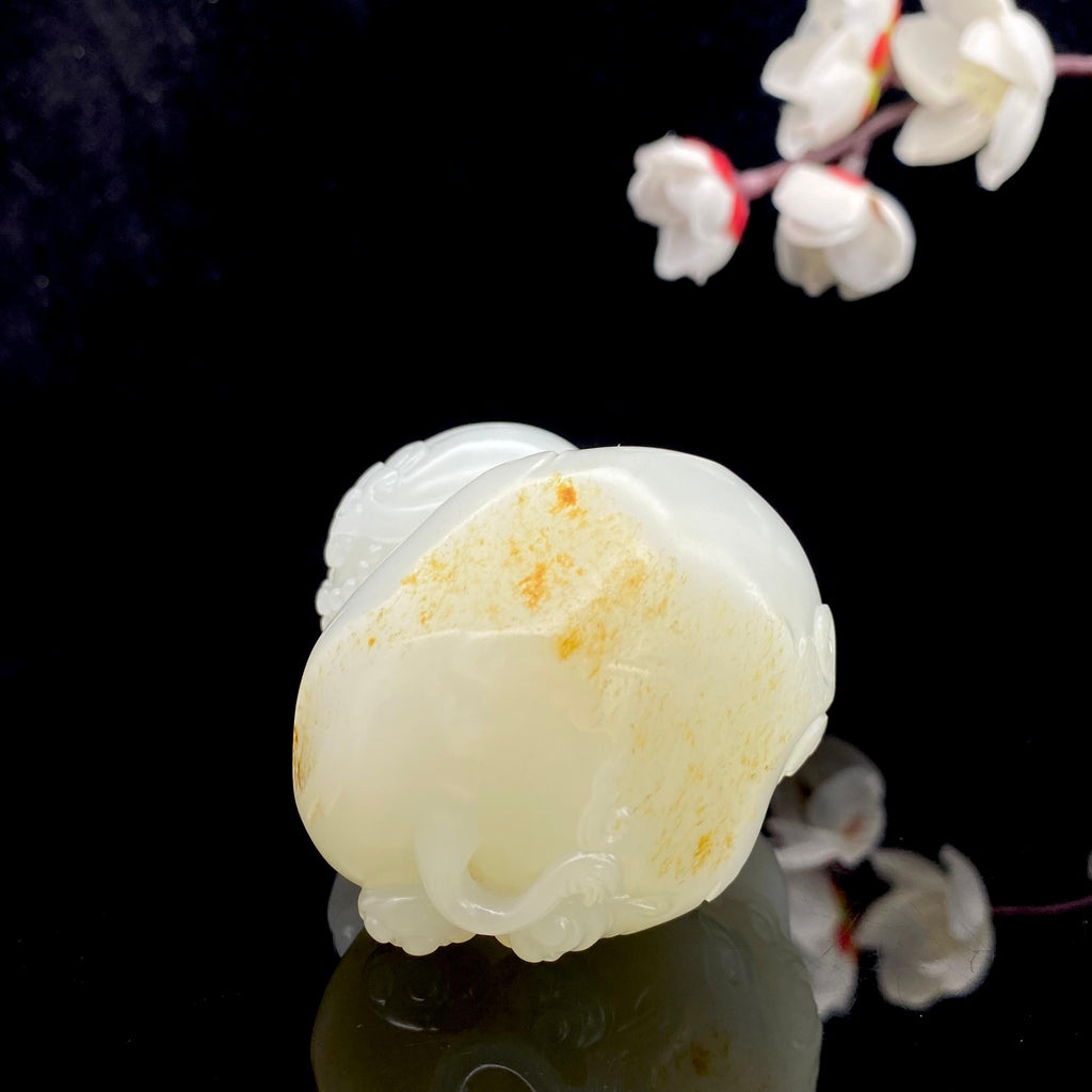 和田玉籽料【大象】手把件（247g）