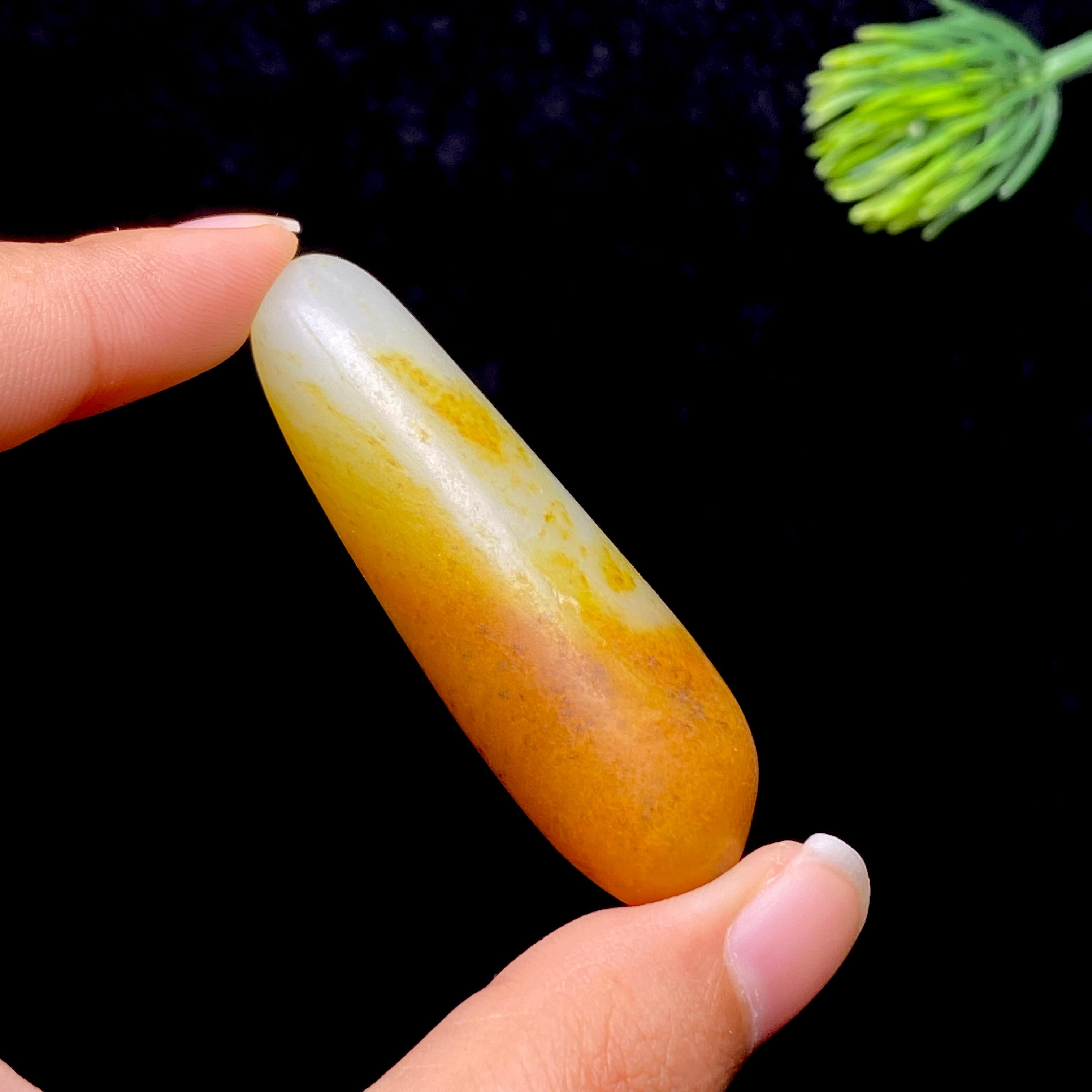和田玉黄皮籽料（30.3g）