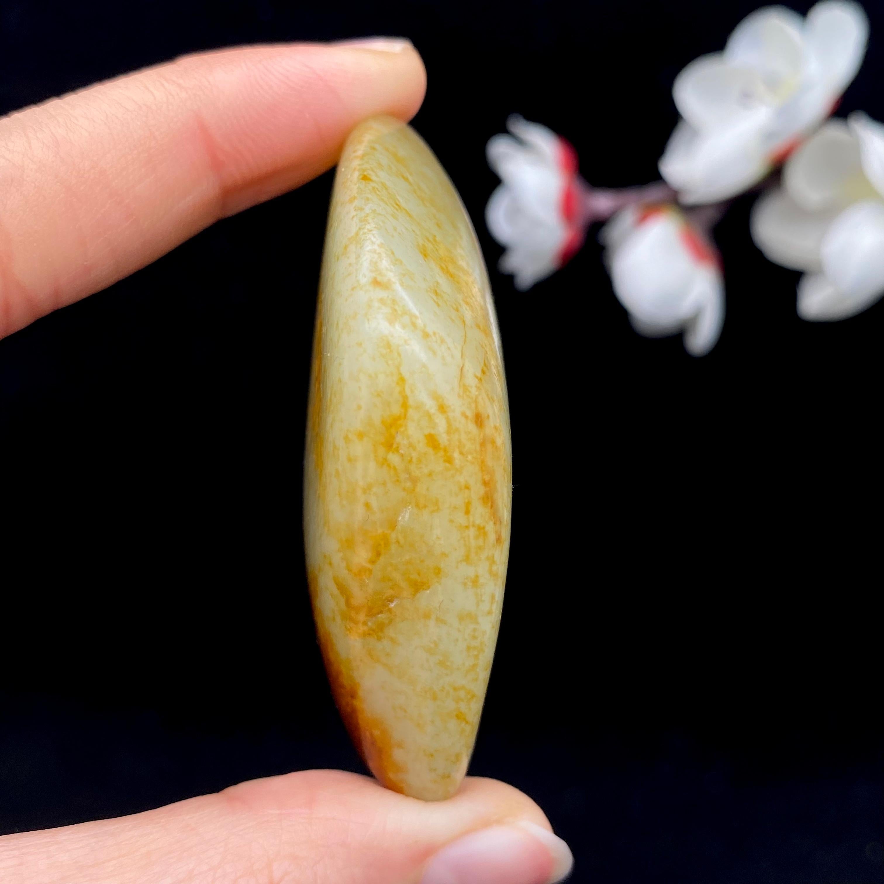 和田玉聚红皮籽料大挂件（51.1g）