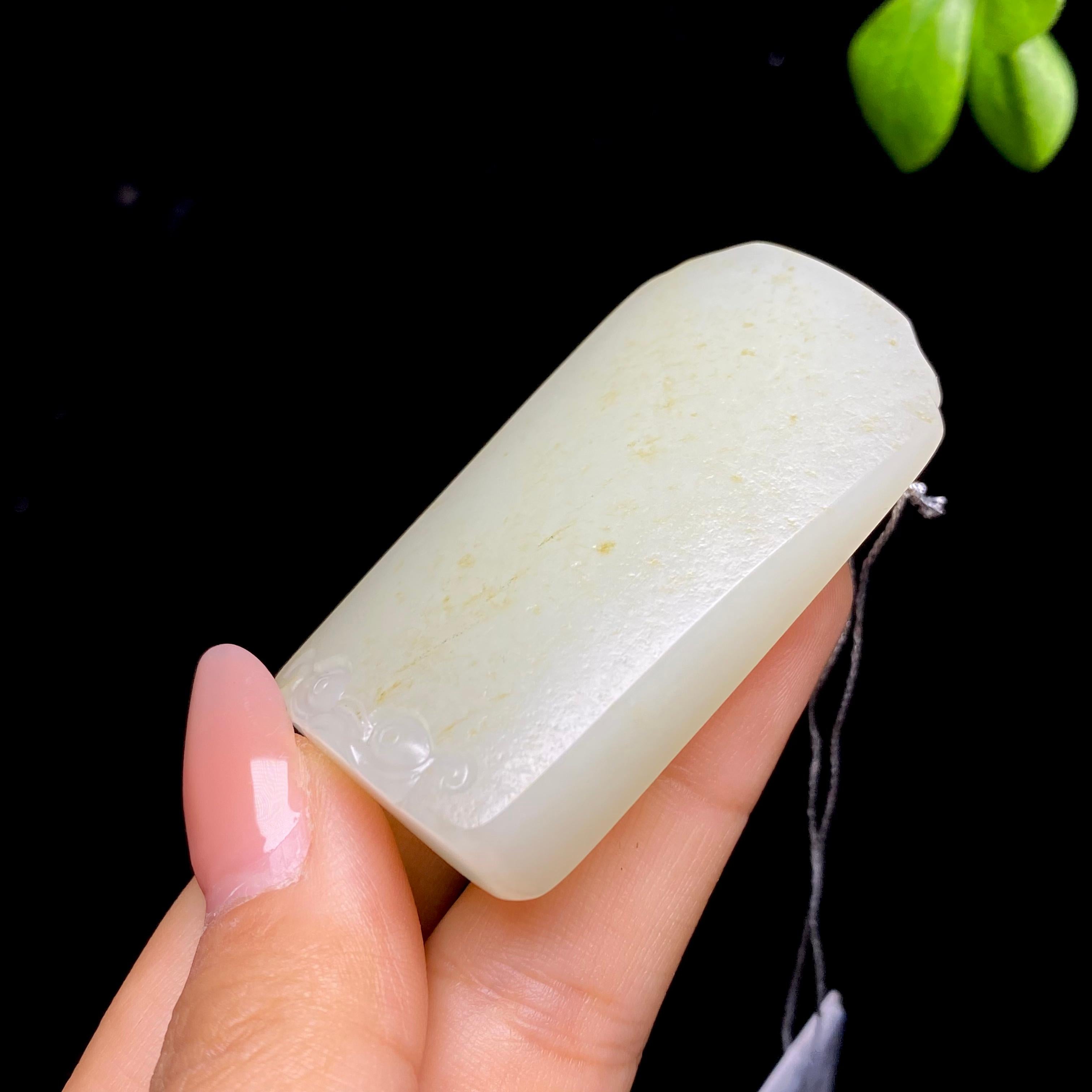 和田玉籽料无事牌（49.4g）