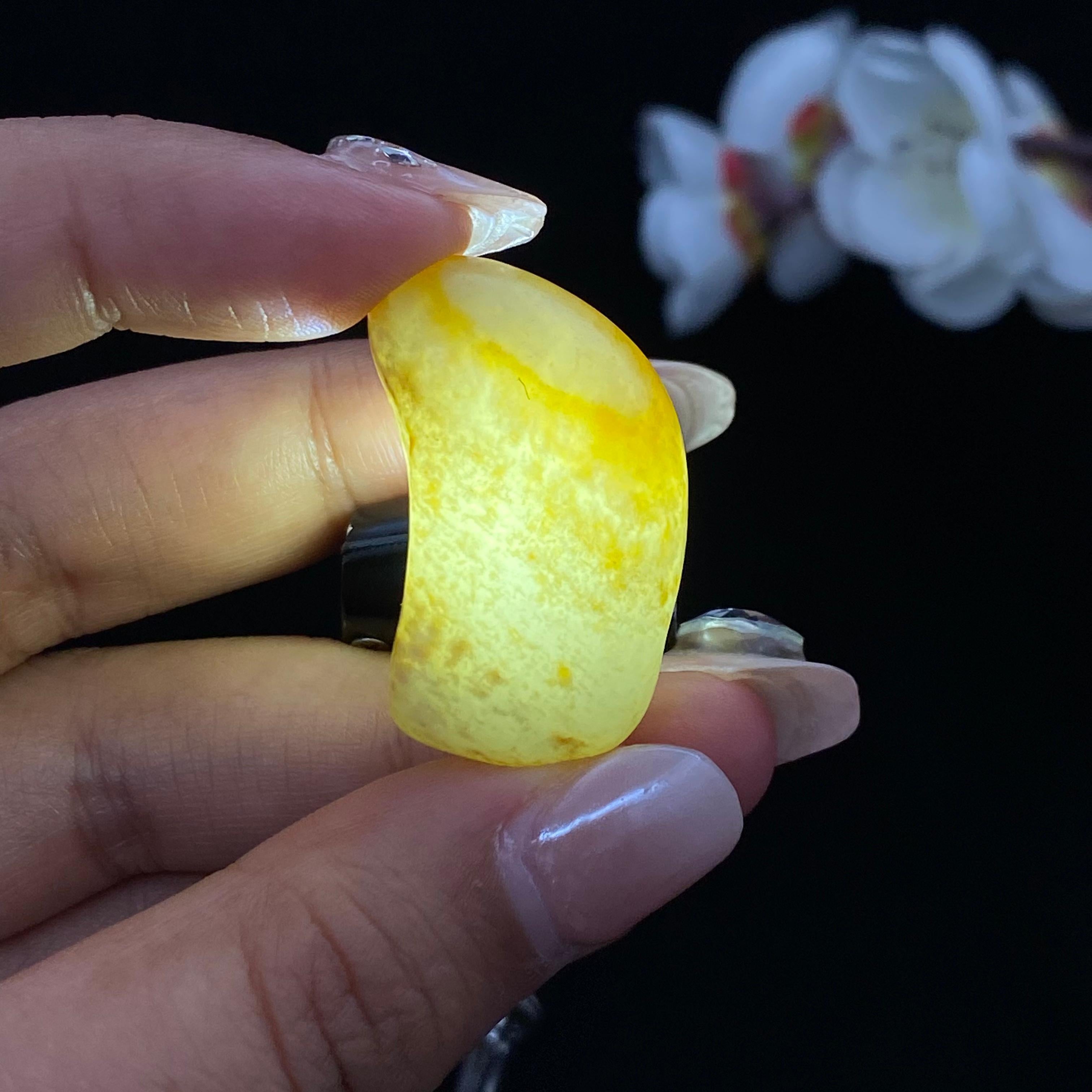 和田玉黄皮籽料吊坠籽（13.7g）