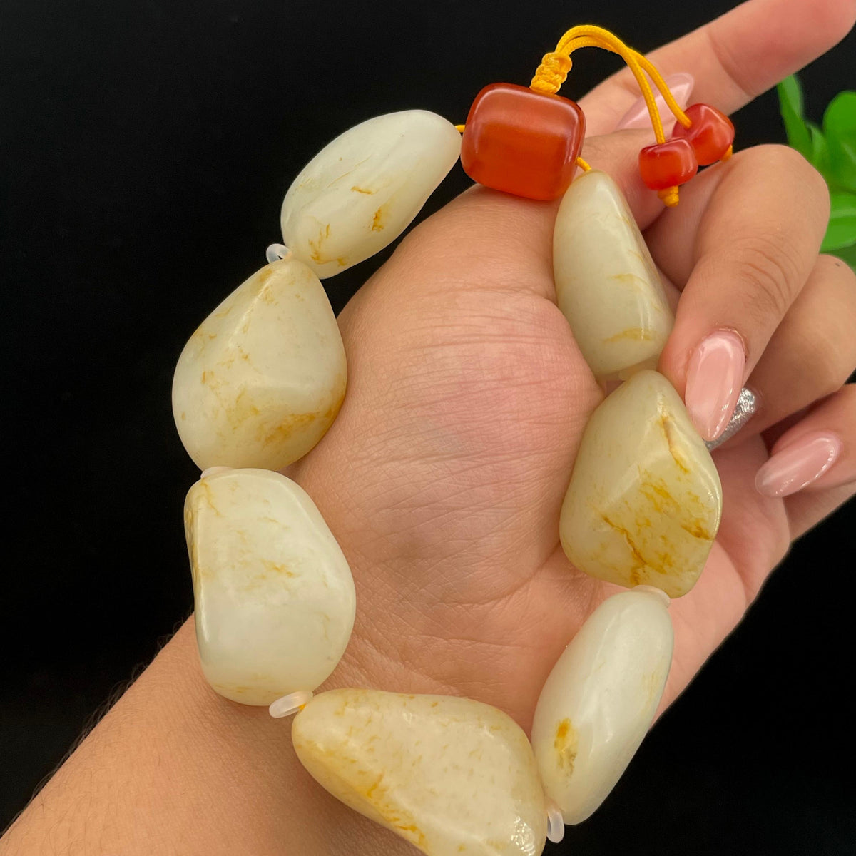 和田玉洒金皮籽料【精品手串】（118.4g）