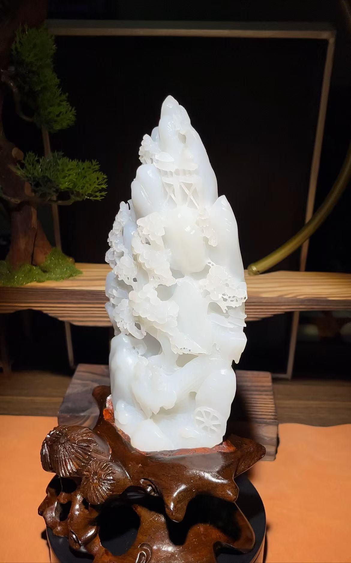 和田玉山水摆件（1704.0g）