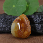 和田玉红皮花鸟题材随形吊坠（36.3g）