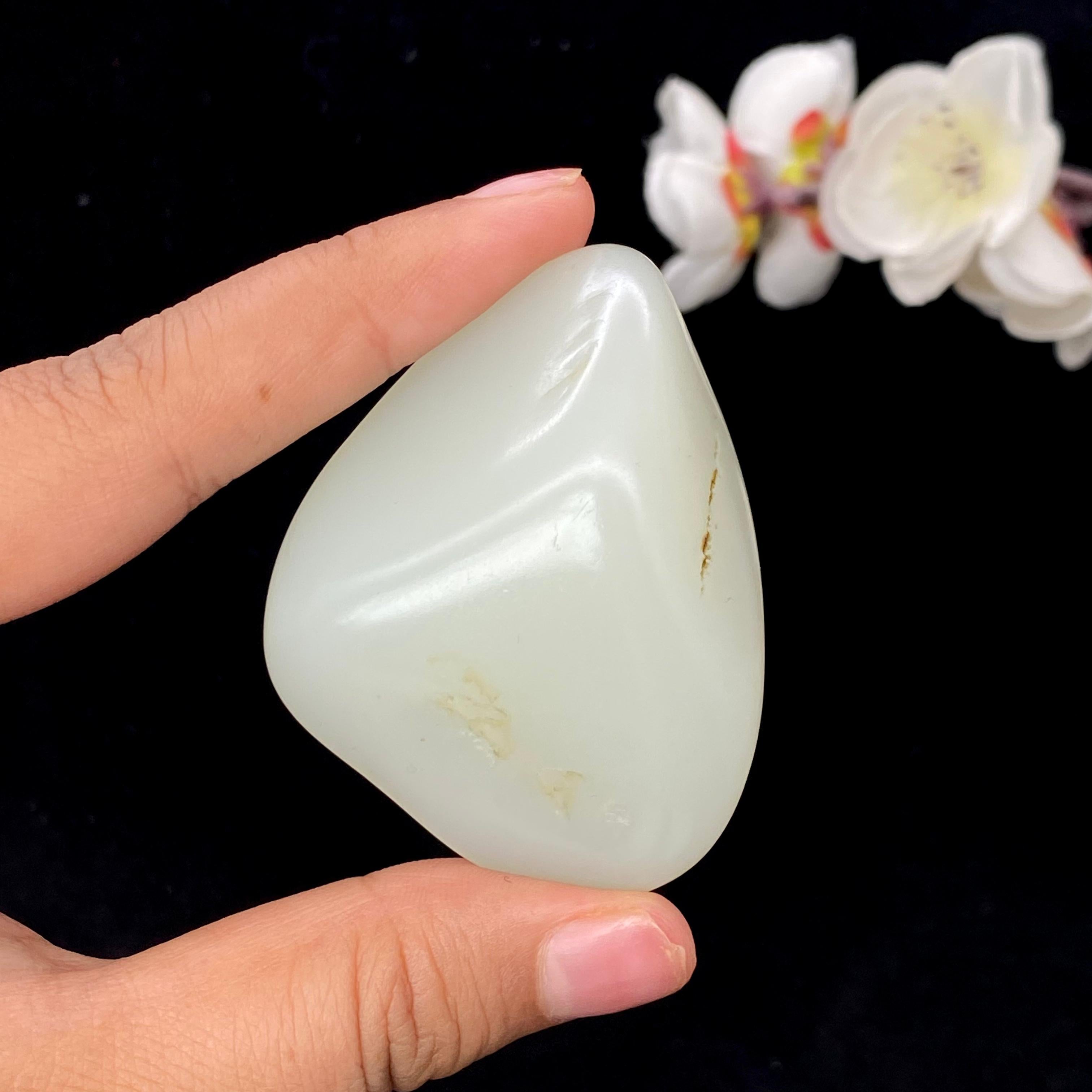 和田玉白玉籽料手把件（65.8g）