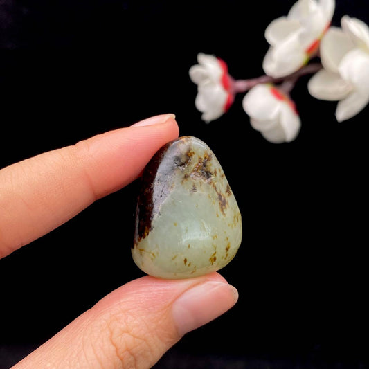 和田玉聚黑皮籽料原石（12.2g）