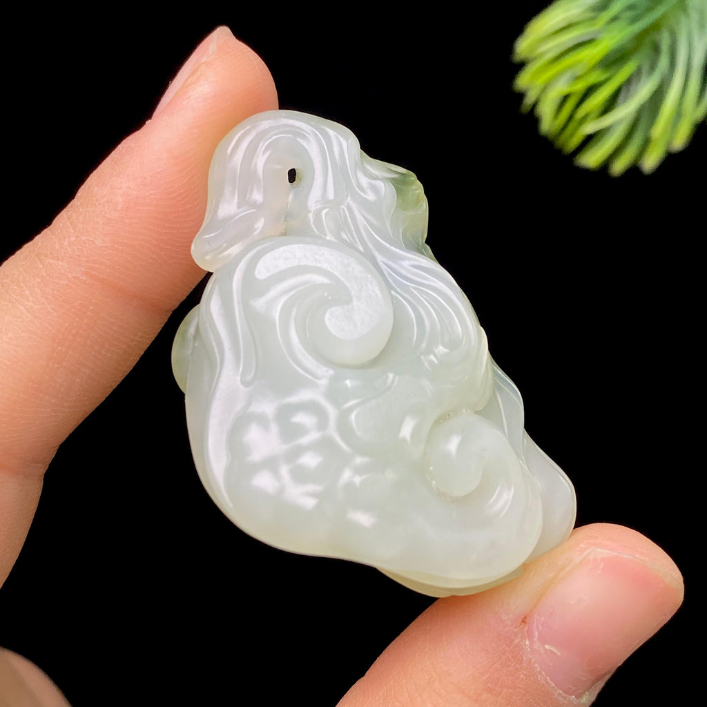 和田玉籽料带翠如意挂件（21.2g）