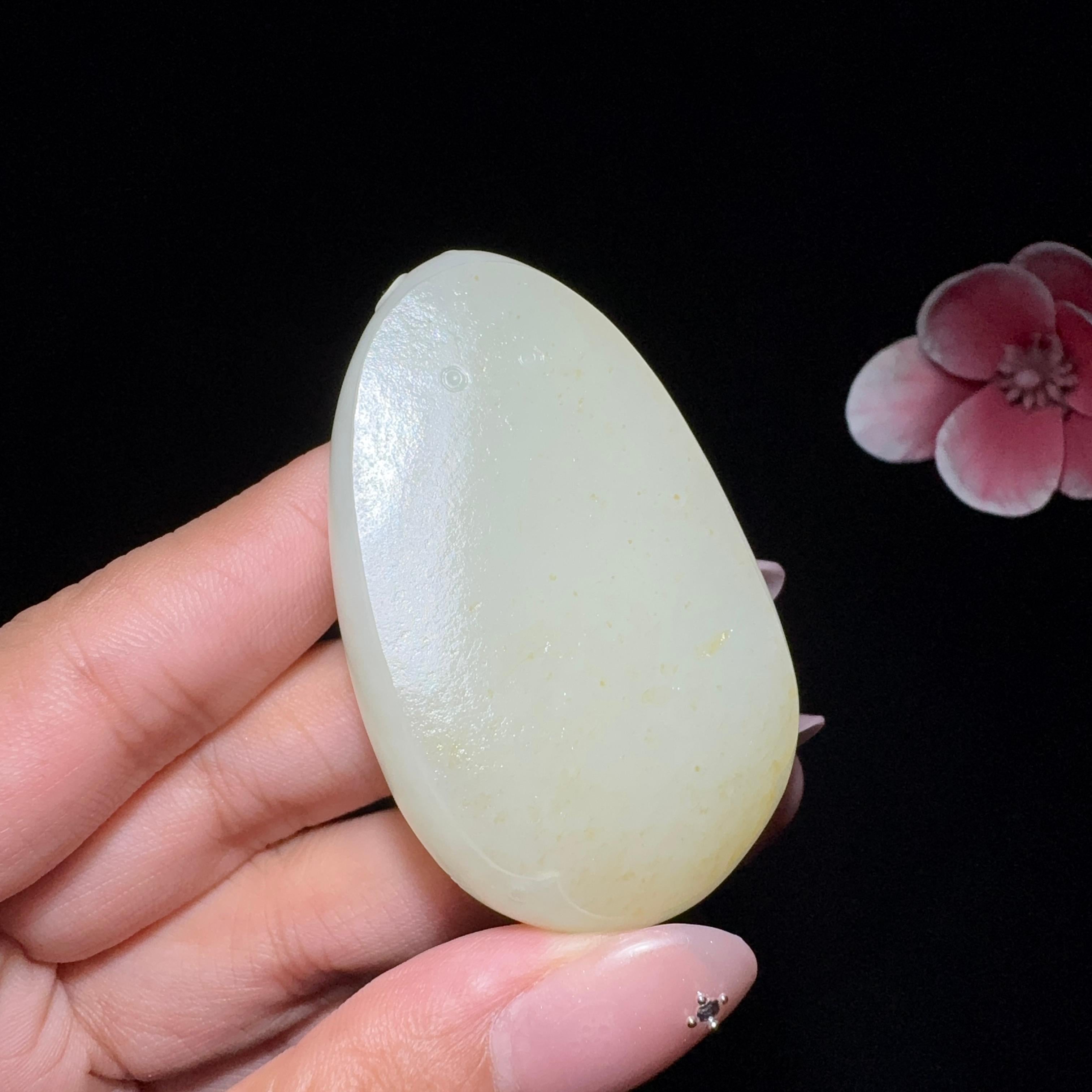 秒杀和田玉籽料平安无事牌（60.5g）