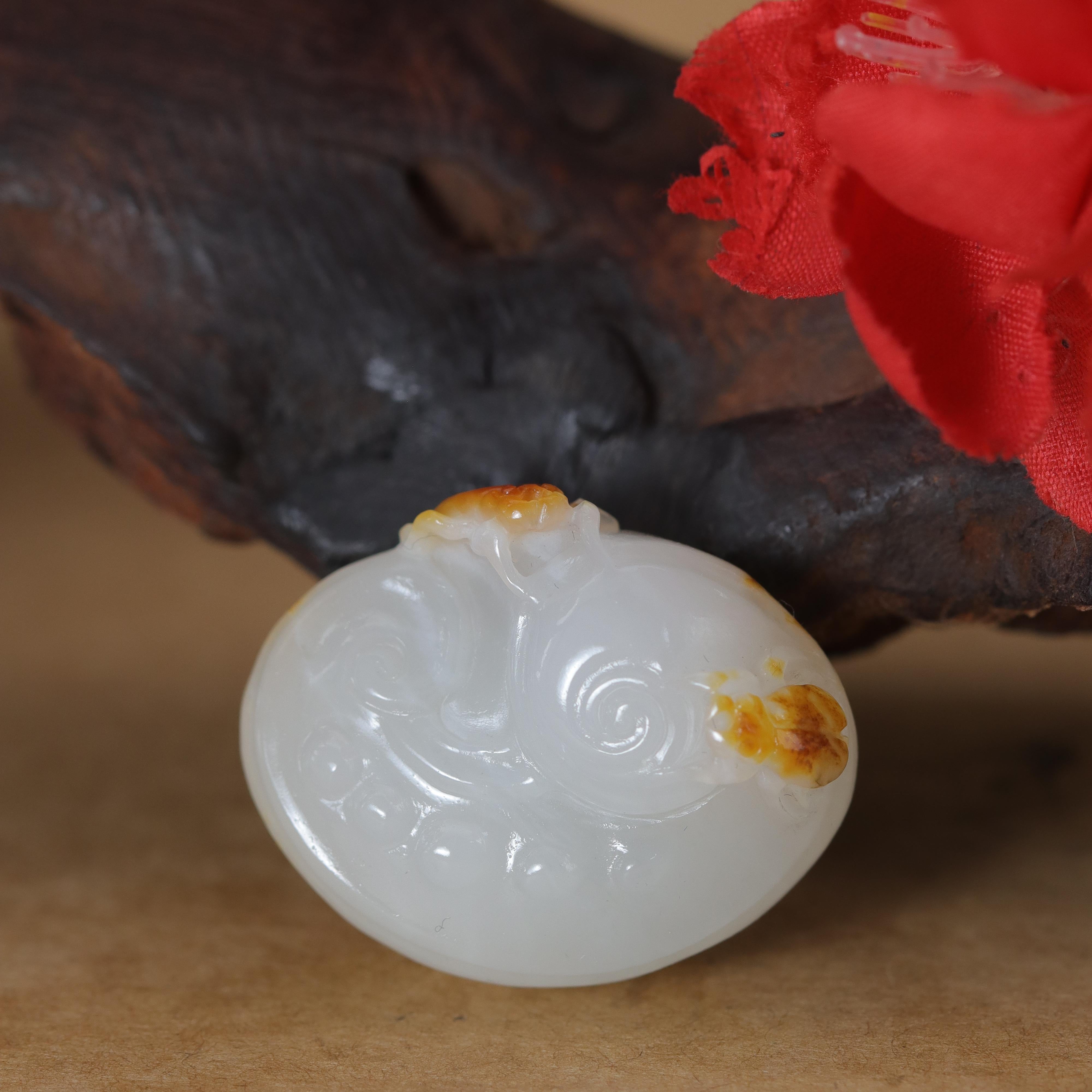 籽料雕件– 厚德载玉