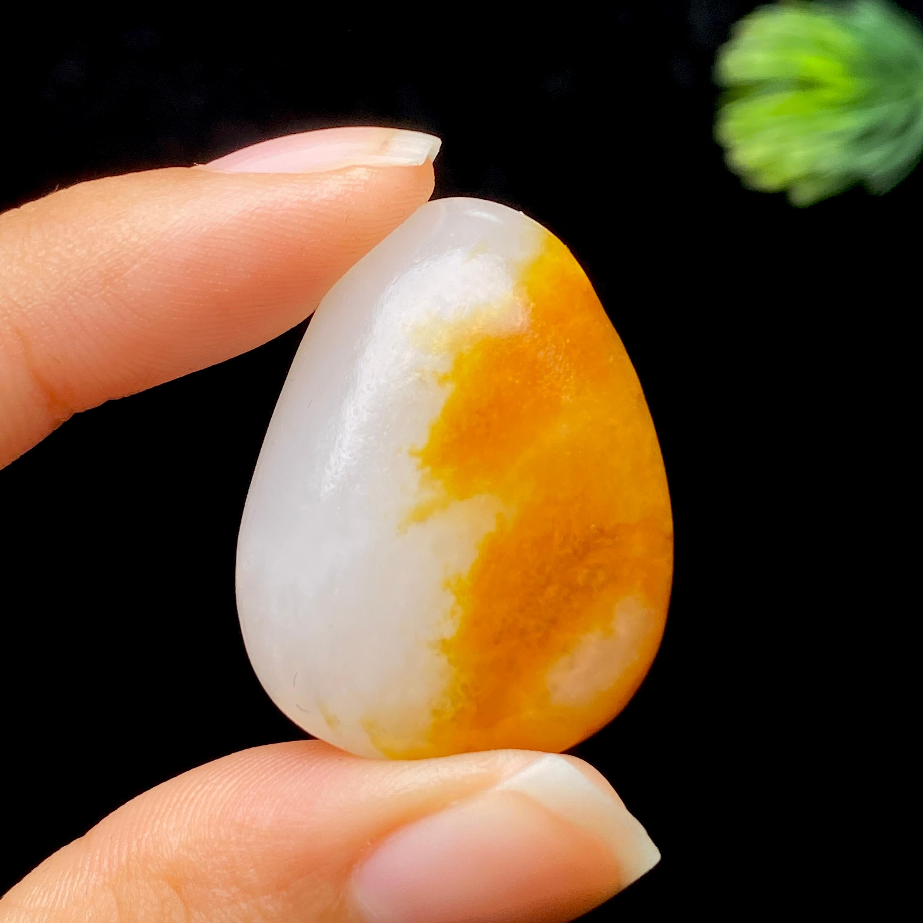 和田玉黄皮籽料（14.22g）
